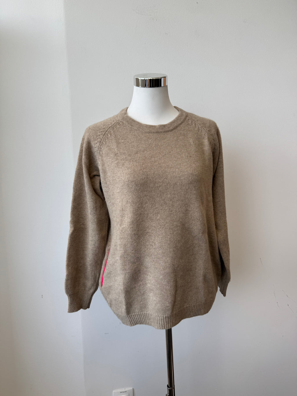 Jumper 1234 Kaschmirpullover M – Beige mit Neonpink-Akzenten, guter Zustand