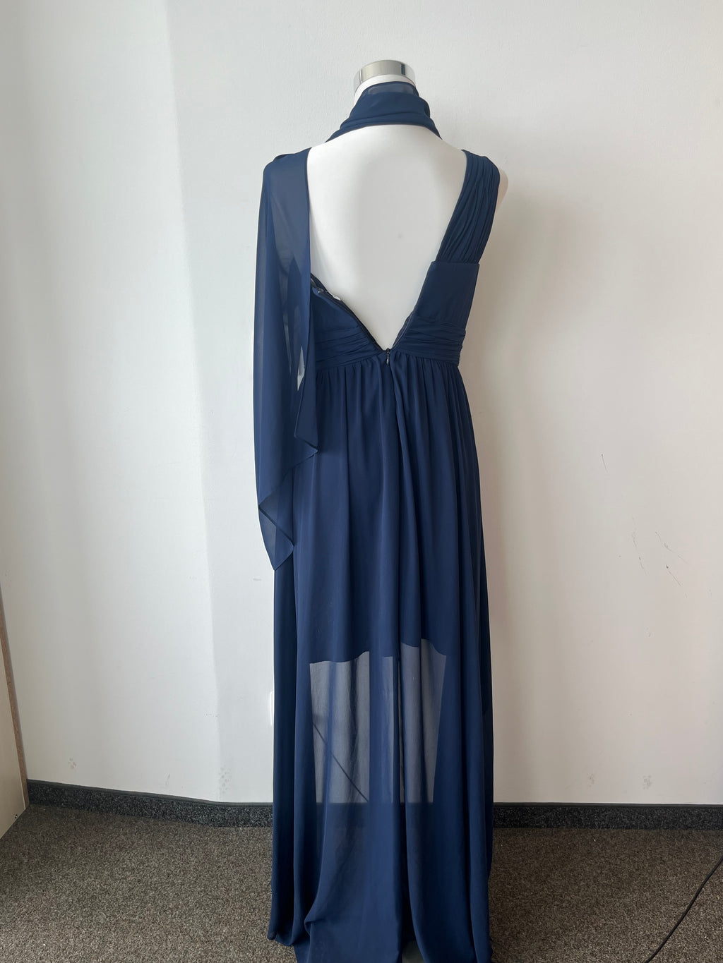 Elegantes Marie Lund One-Shoulder-Abendkleid Royalblau S mit Schal