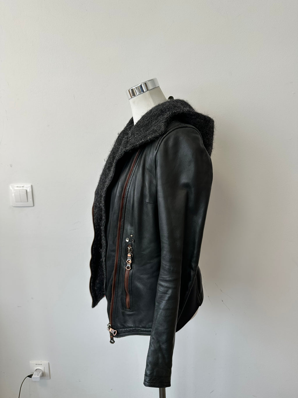 Dèlan 1974 Damen Bikerjacke Schwarz Leder IT 44 / DE 38 Sehr Gut