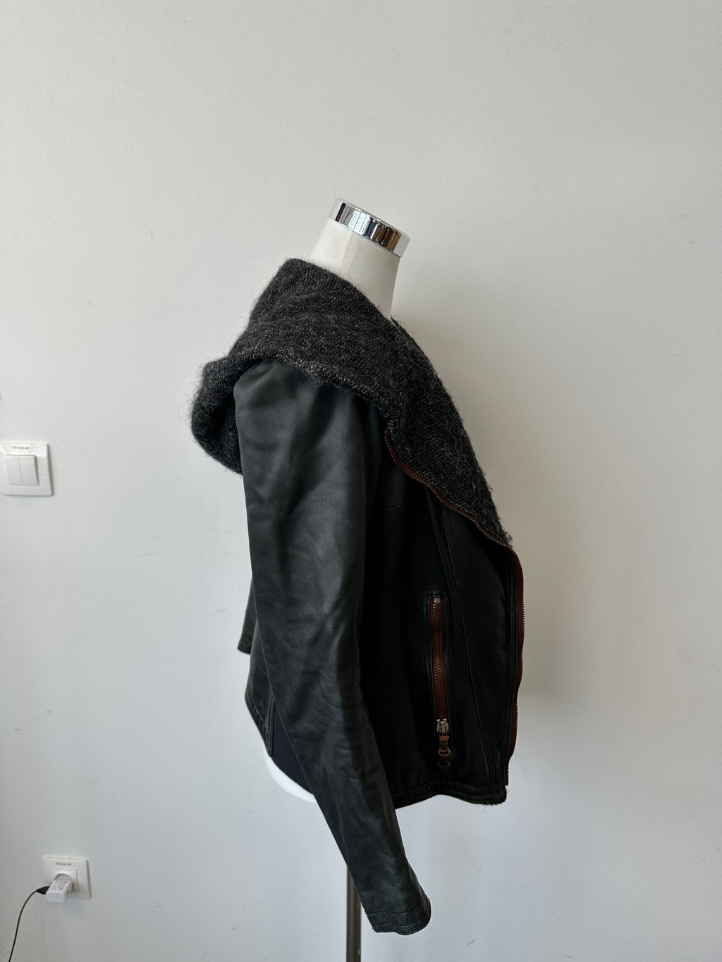 Dèlan 1974 Damen Bikerjacke Schwarz Leder IT 44 / DE 38 Sehr Gut