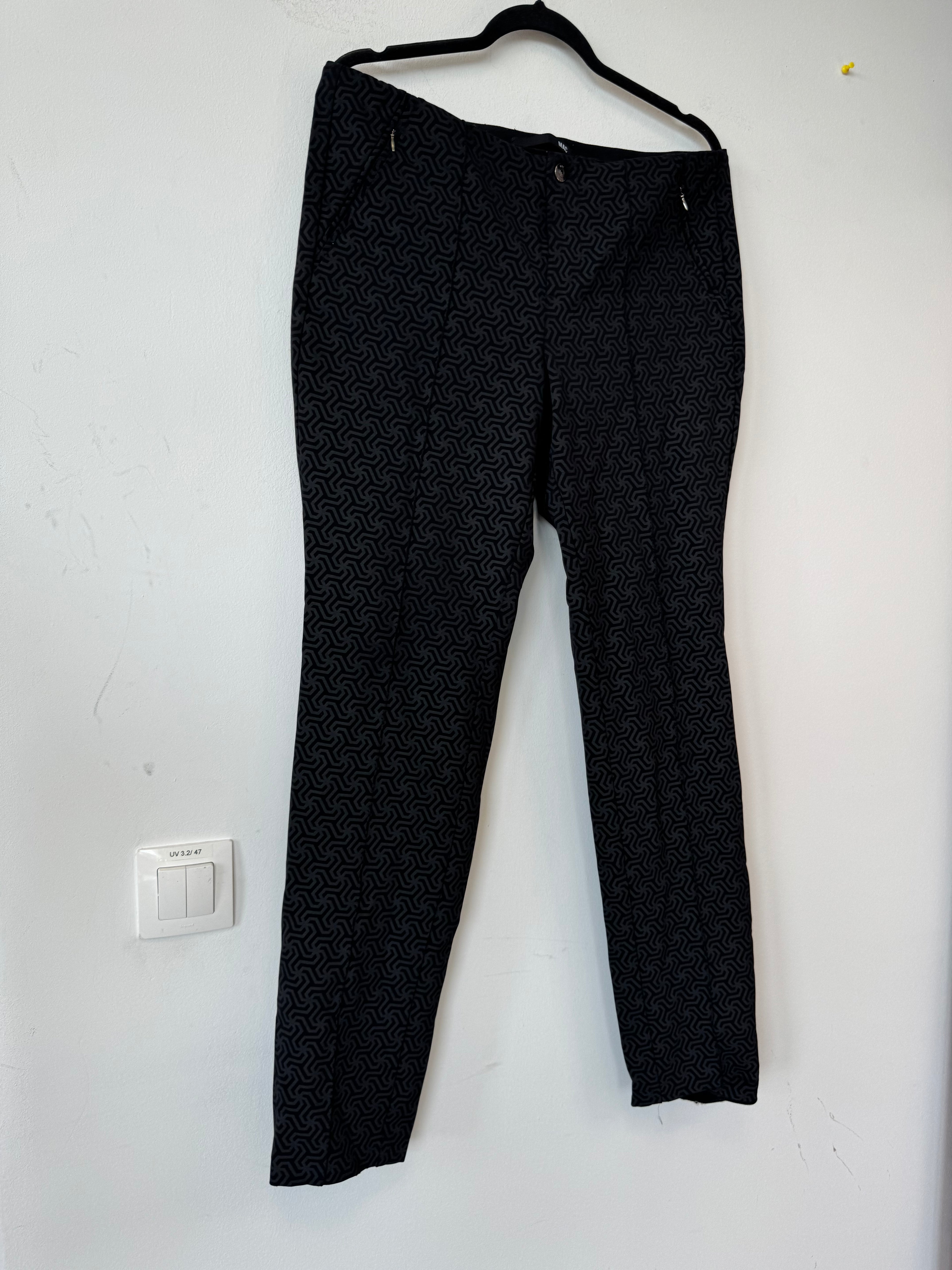 MAC Damenhose mit grafischem Muster – Grau, Größe M, Zustand gut