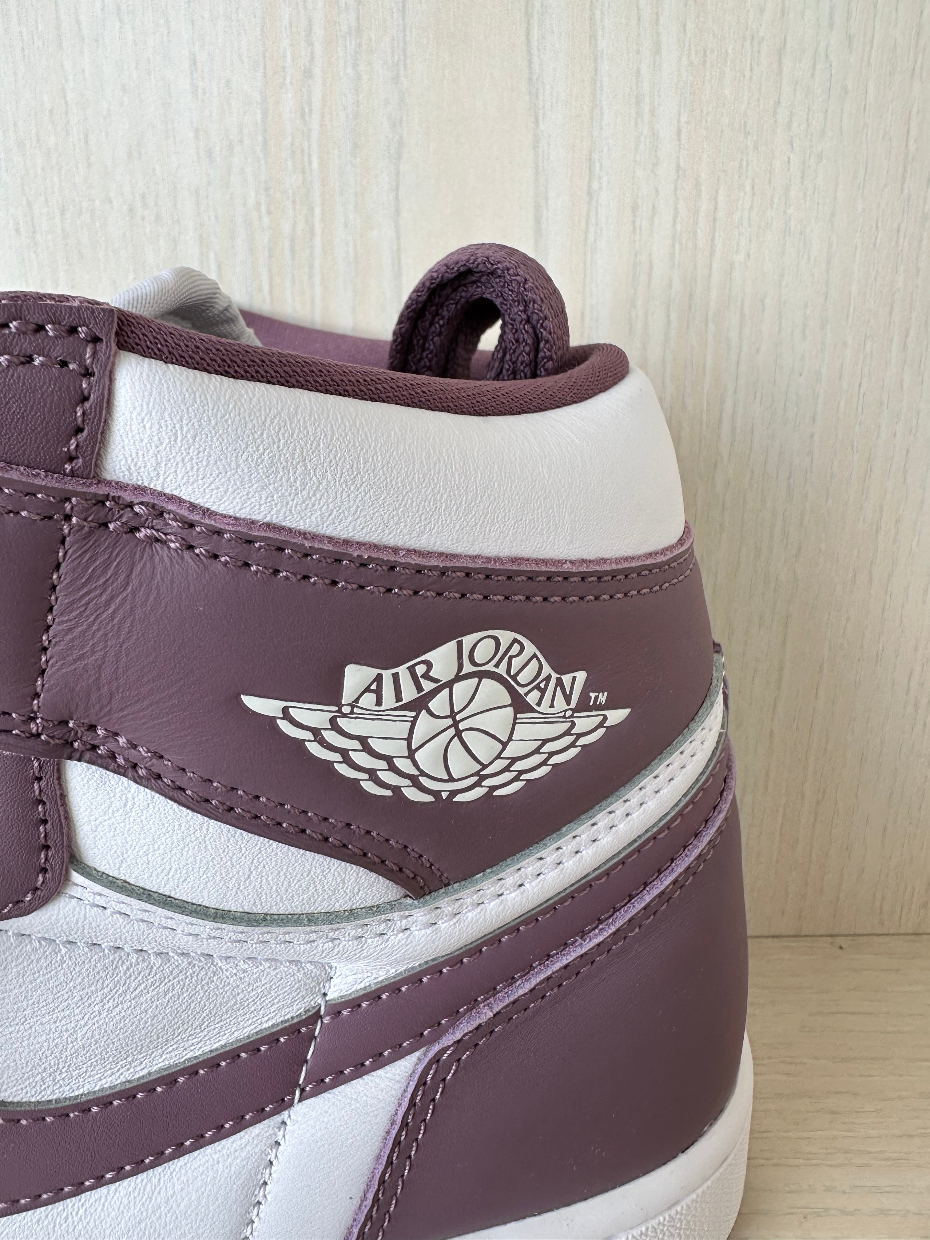 Nike Air Jordan 1 Retro High OG Mauve Weiß EUR 42 Neu