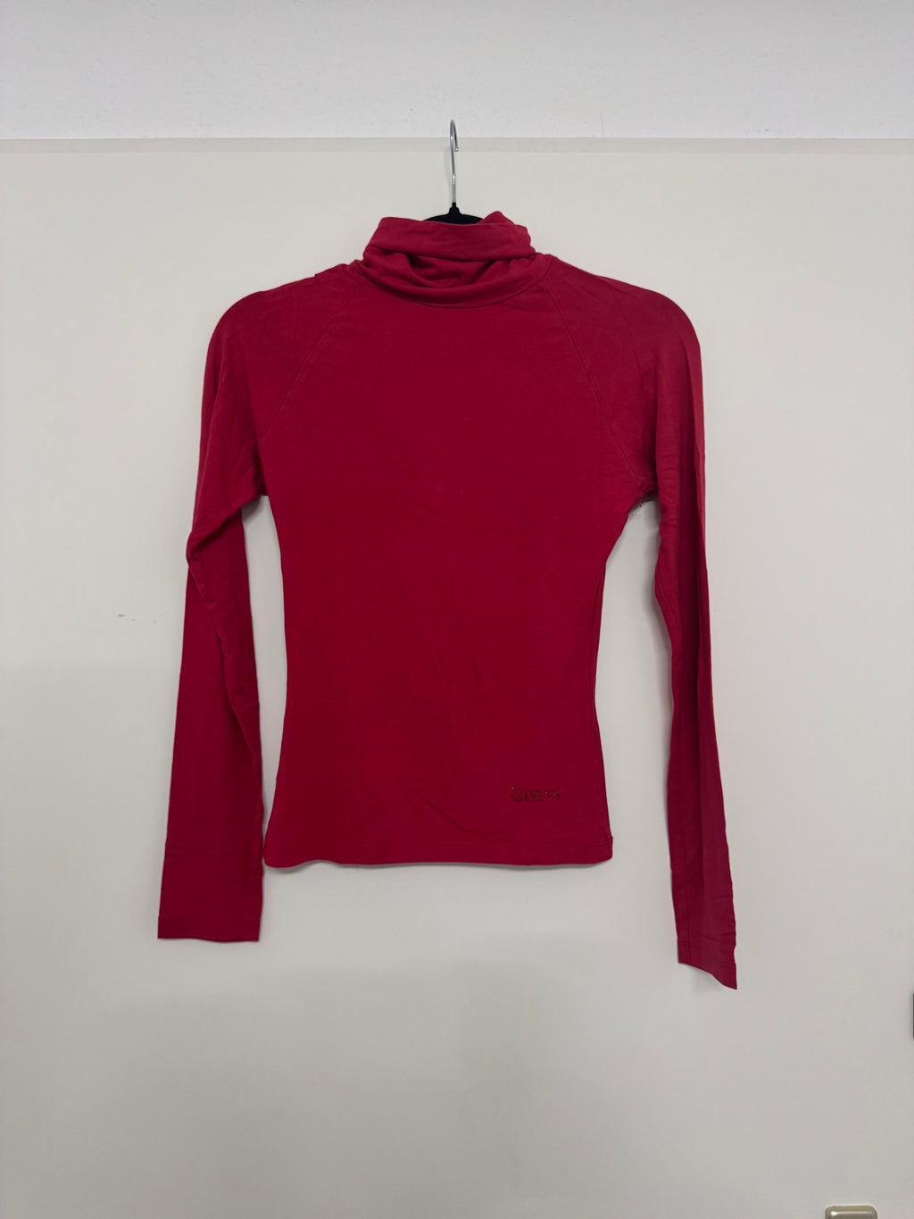 GUESS Rollkragenpullover rot, Viskosemix, Gr. unbekannt, Zustand: Mangelhaft