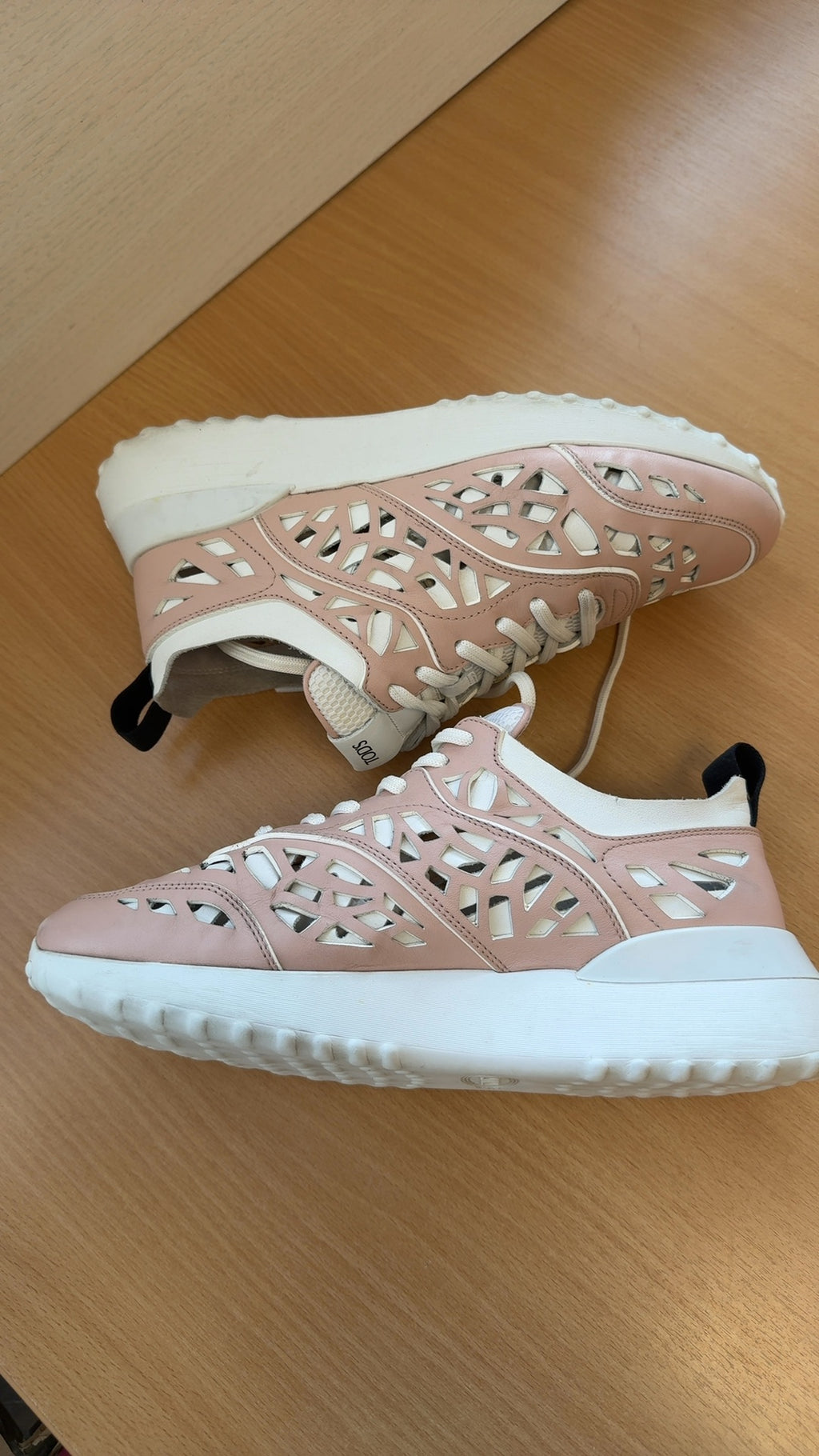 Tod’s Cut-Out Leder Sneakers Blush Pink EU 37.5 Sehr Gut
