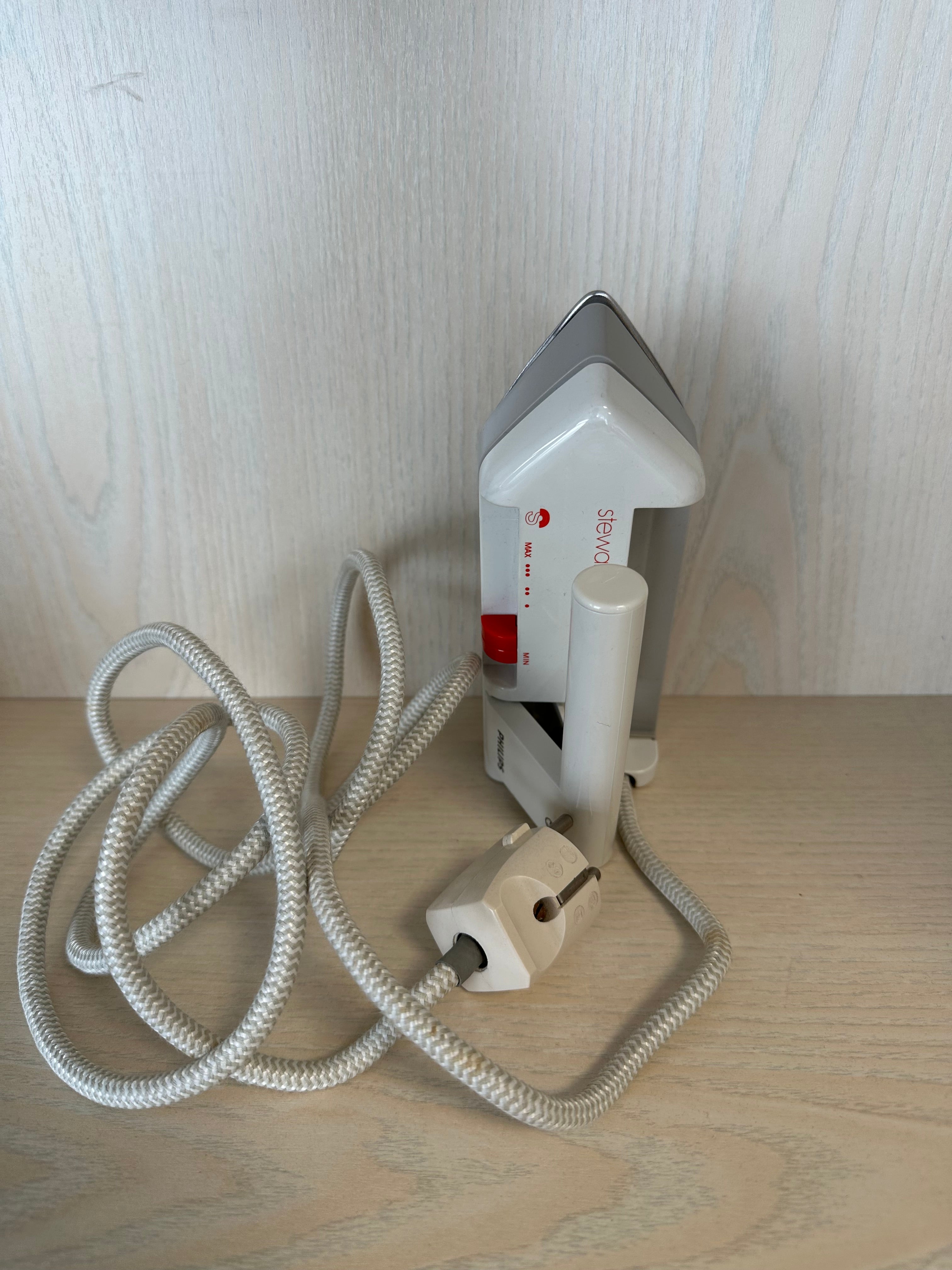 Philips Stewardess HD1165 Reisebügeleisen Beige Kompakt Dual Voltage Sehr Gut