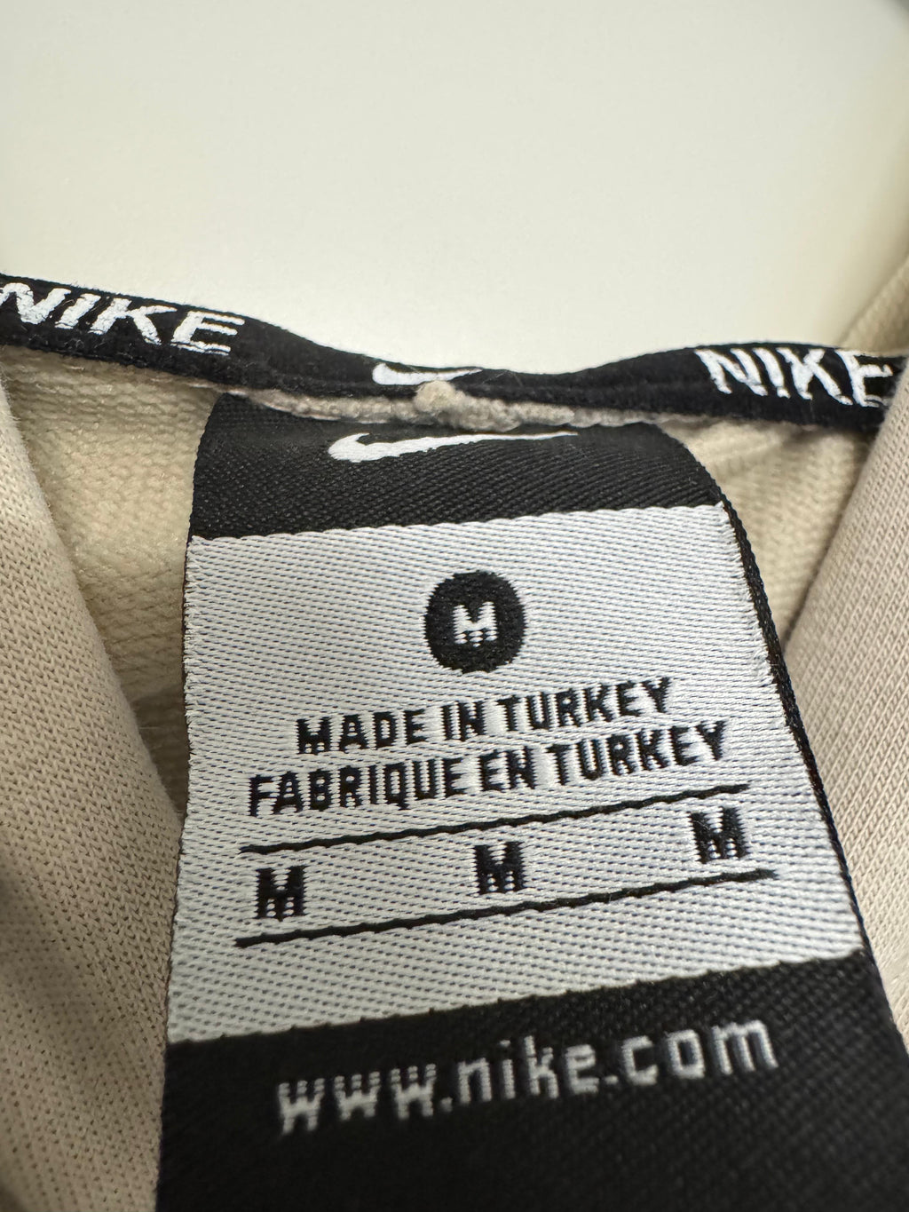 Nike Therma-FIT Hoodie Khaki Größe M – sehr guter Zustand
