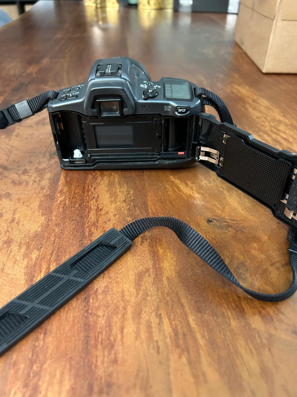 Minolta Dynax 500si SLR Kit + Tamron AF 28-200mm Lens Black Good Condition