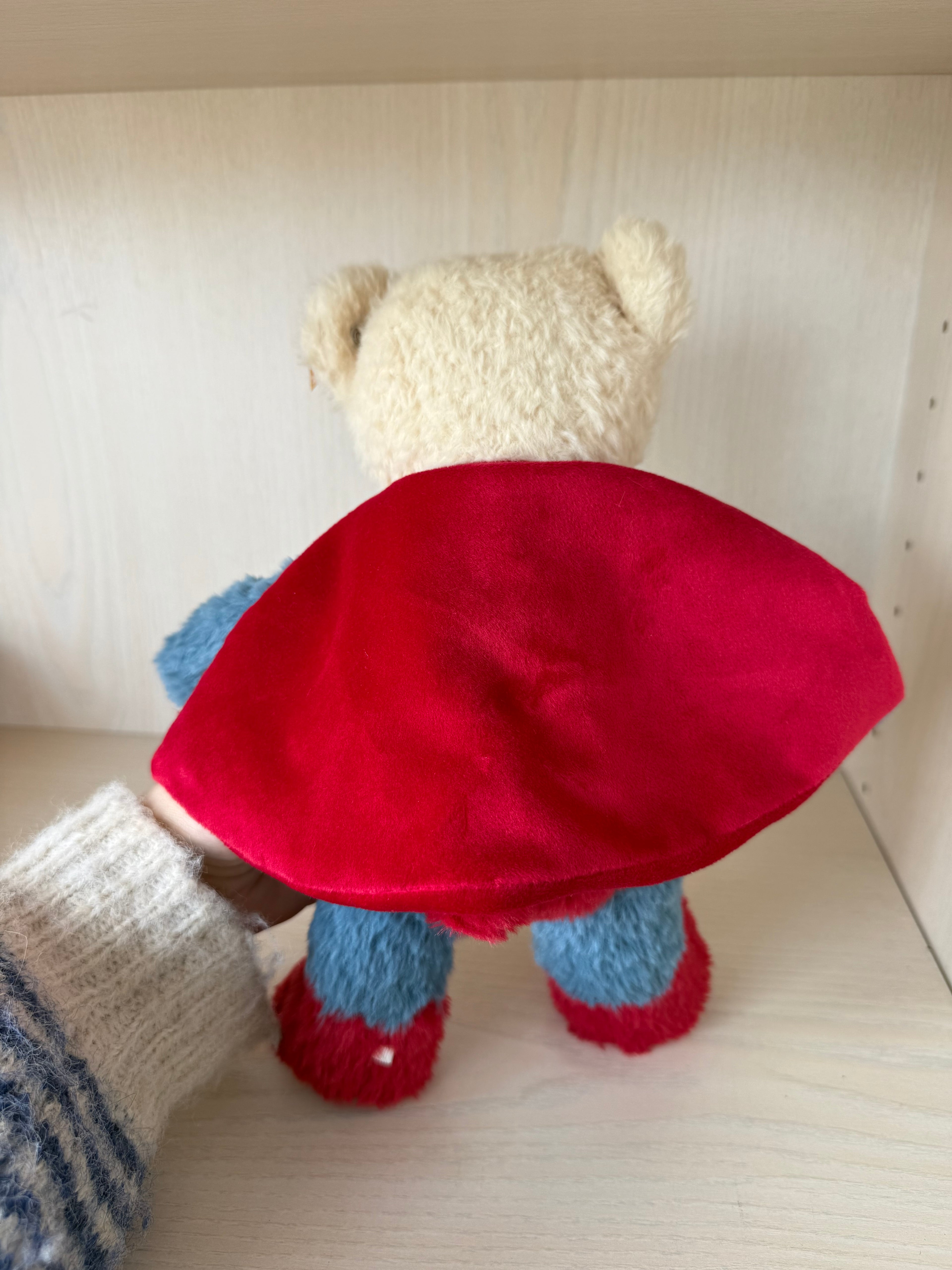 Steiff Soft Cuddly Friends Superman Bär 30cm – wie neu, ohne Box