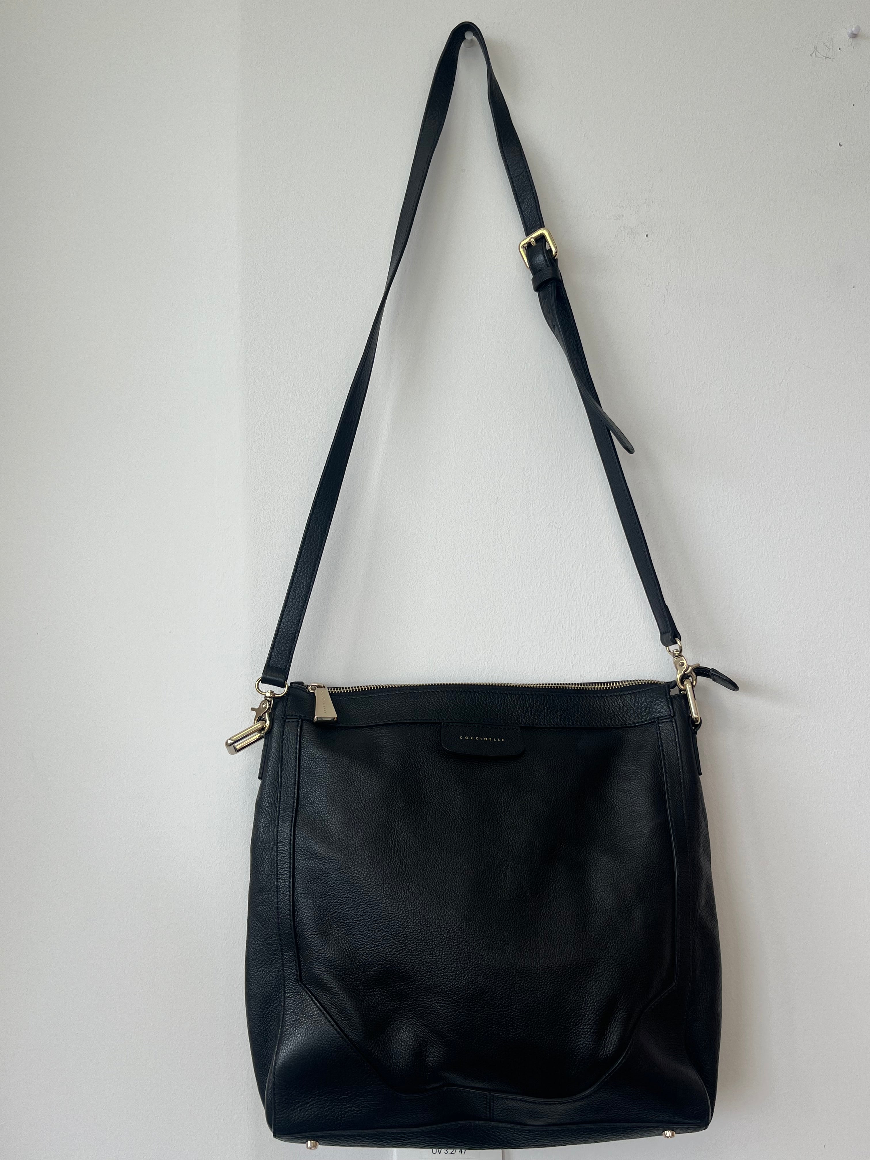 Coccinelle Schultertasche Schwarz Leder Mittel – Sehr Guter Zustand