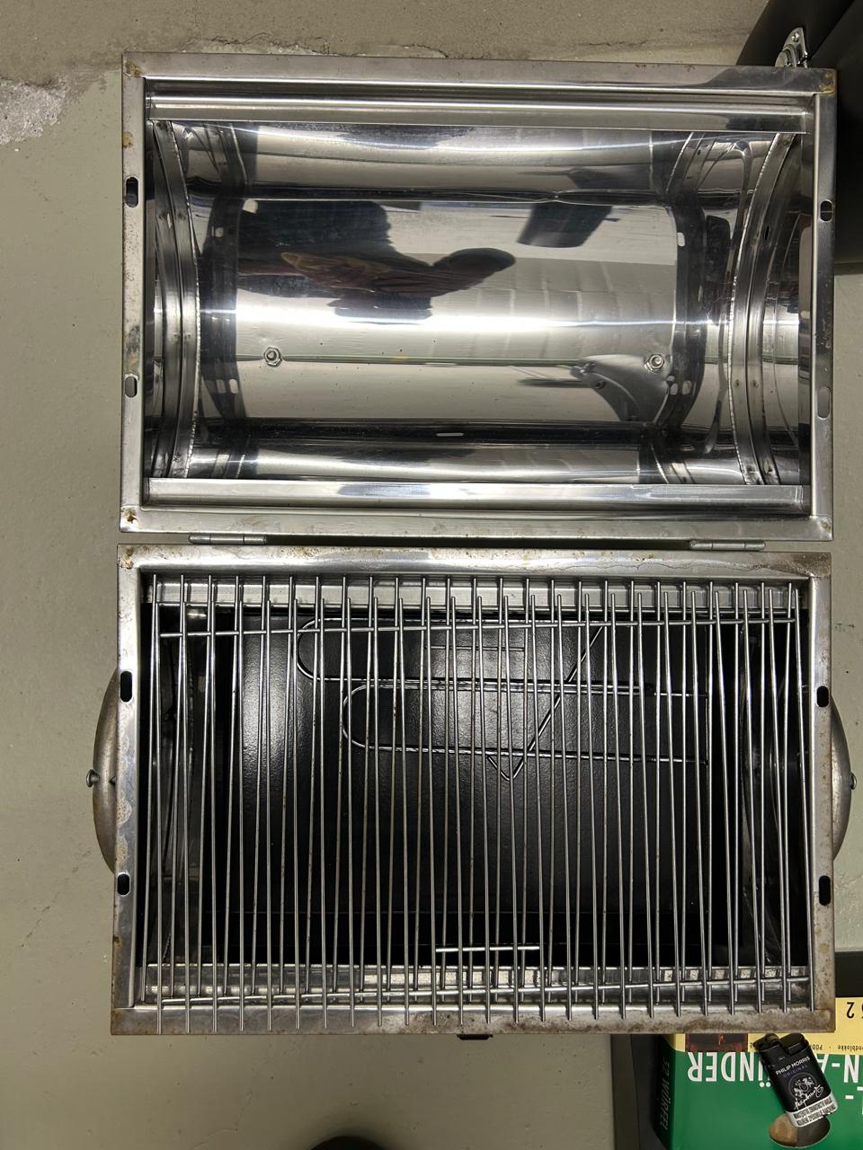 Kompakter Edelstahl BBQ Grill | Silber | Für 2–3 Personen | Guter Zustand