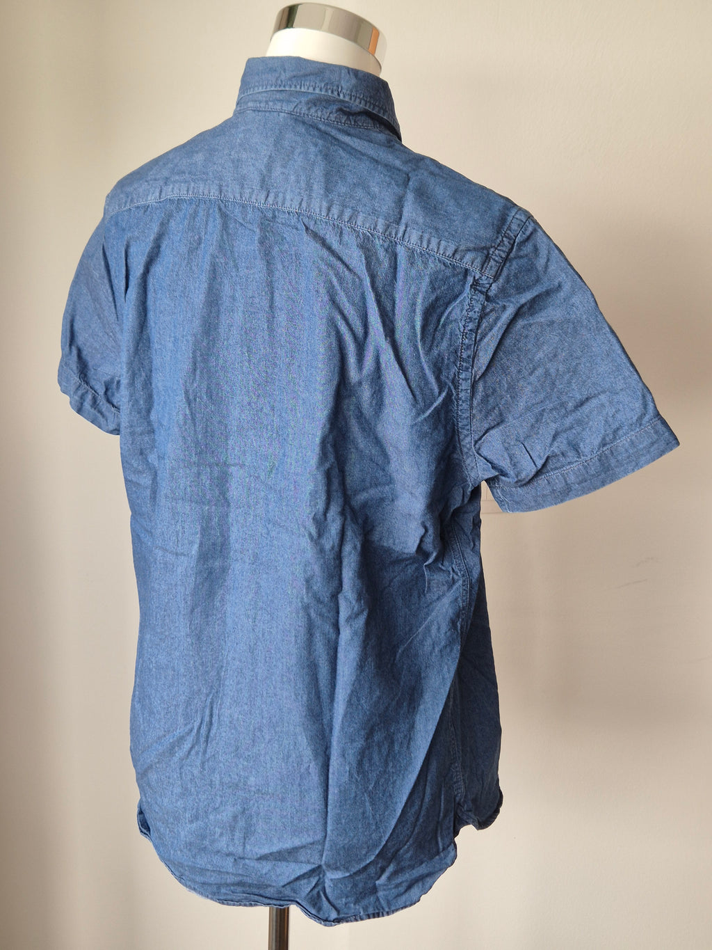 Levi’s Kurzarm Denim Shirt Dunkelindigo Größe M – Sehr guter Zustand