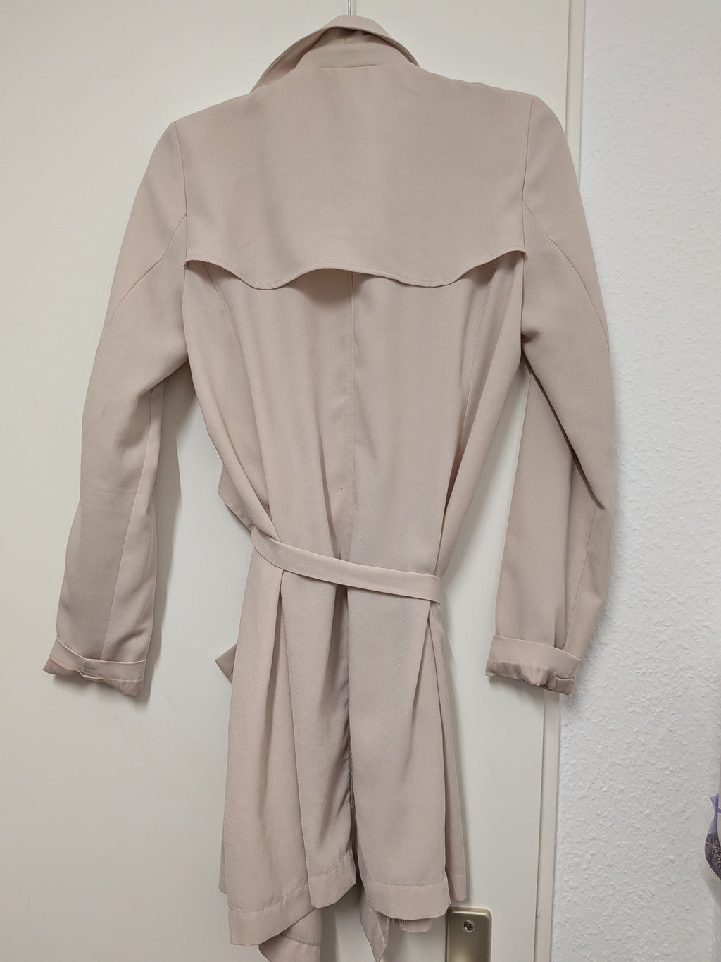 ONLY “Drapey” Trenchcoat, Beige, Gr. 38 (EU M), Gürtel, sehr guter Zustand