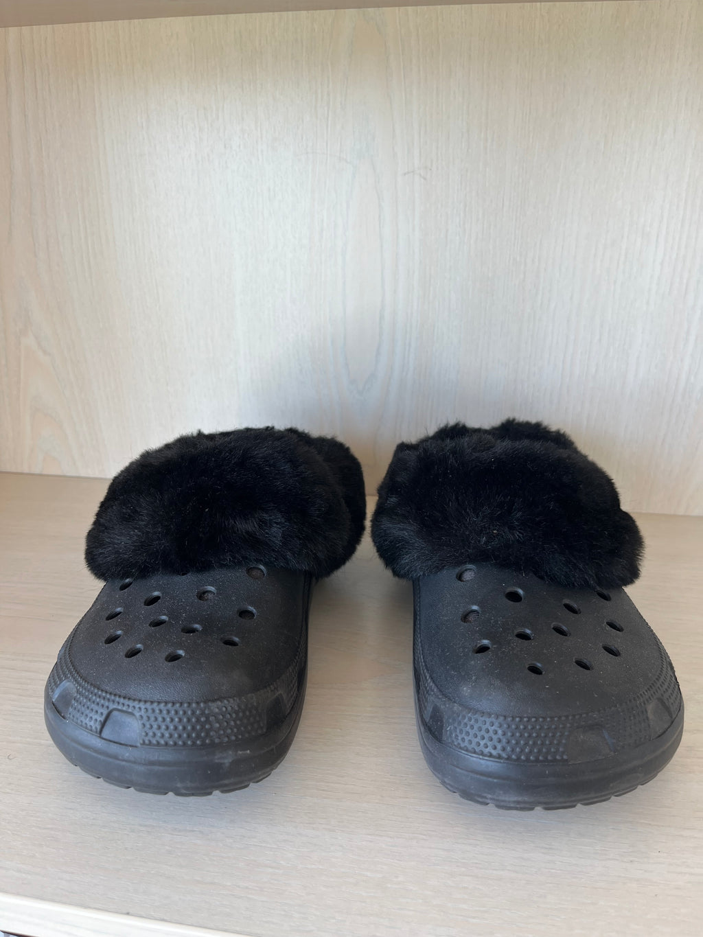 Crocs Mammoth Classic Lined Clog Black EU 38/39 (US W8 M6) Good Condition