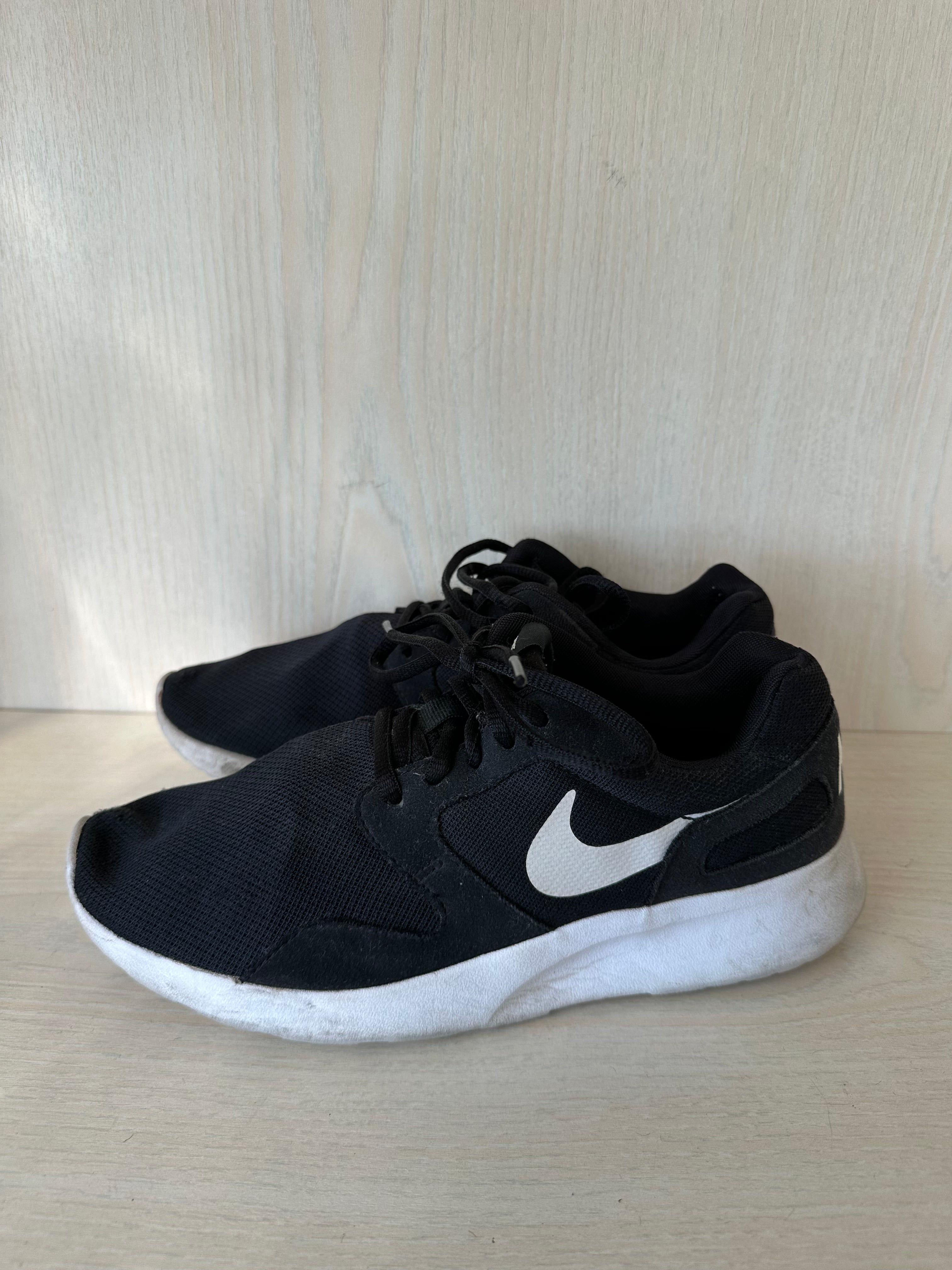 Nike Kaishi Sneaker Schwarz/Weiß Größe 39 – Leichter Alltagsschuh, gebraucht