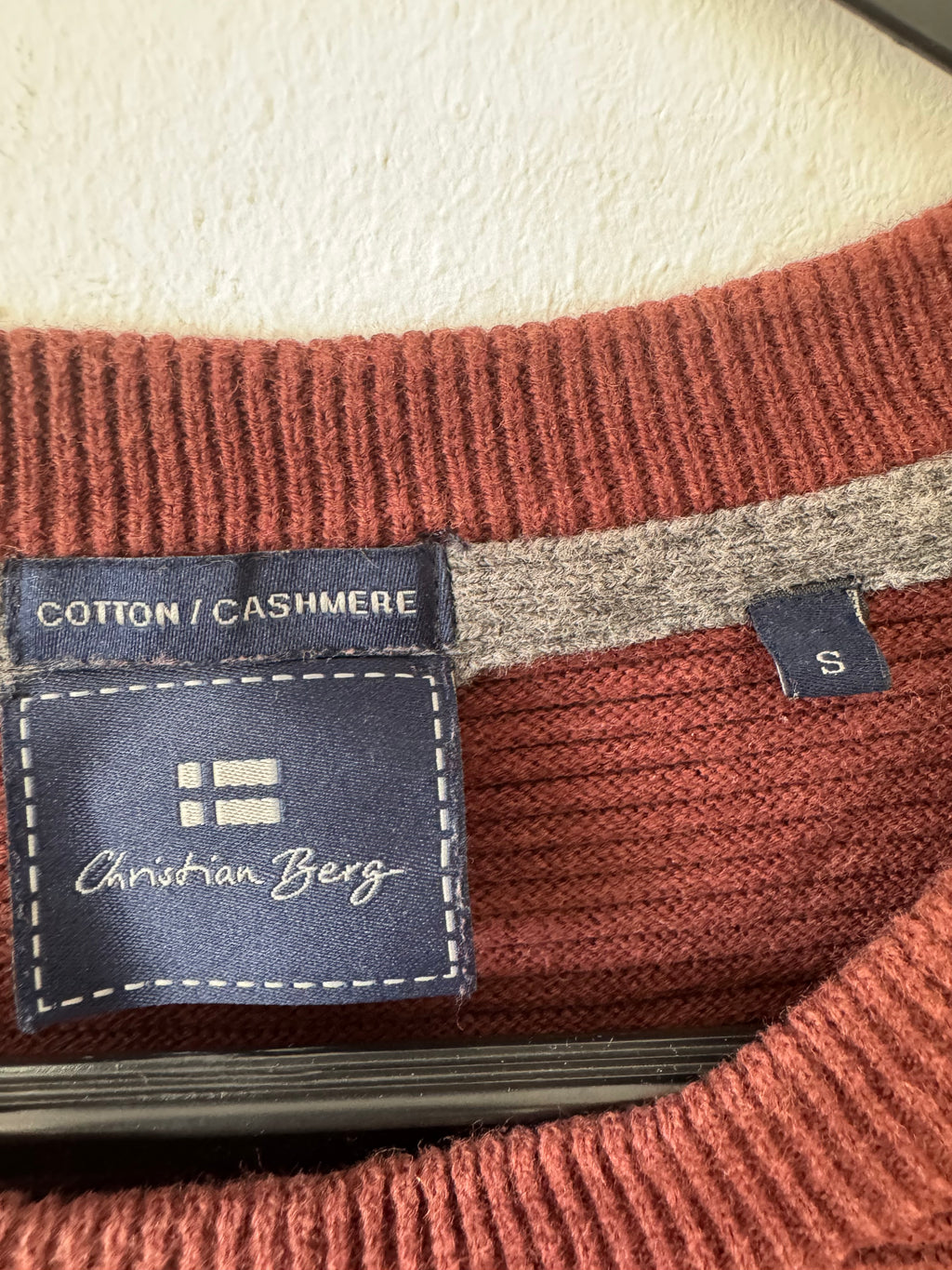 Christian Berg Sweater Araldo O-Neck, Baumwolle/Kaschmir, Schokolade, Gr. S, Gut