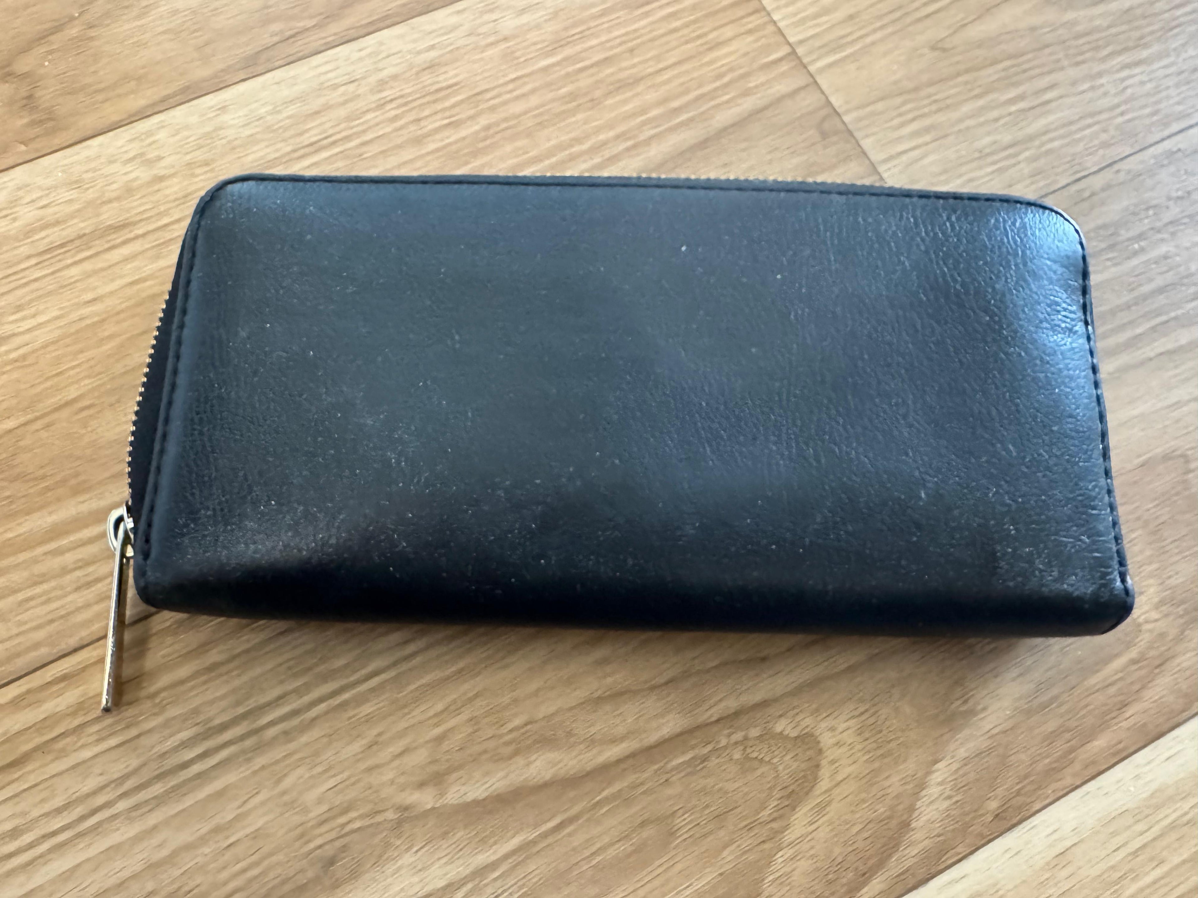 Michael Kors Jet Set Travel Wallet – Black Leather, Gold Hardware, Good Condition