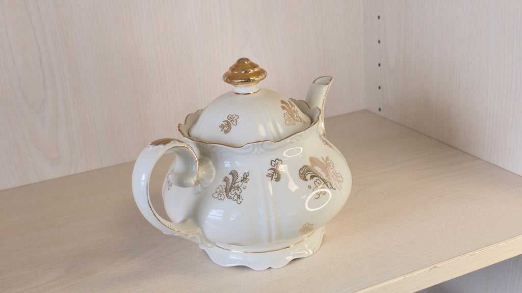 Royal Bayreuth Teapot | White & Gold Floral | Medium | Porcelain | Very Good