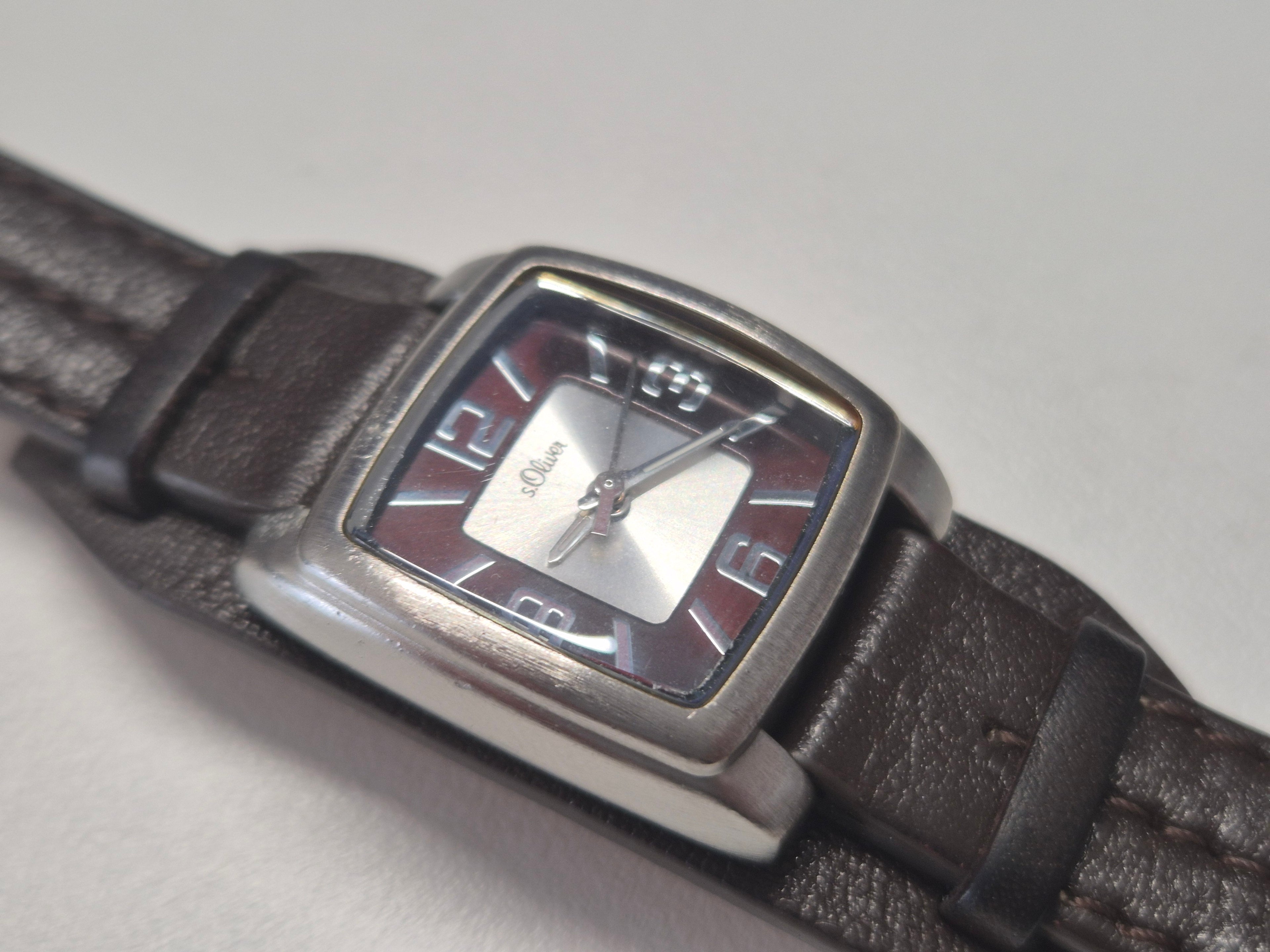 s.Oliver SO-1709-LQ Uhr, rechteckig, Quarz, Edelstahl, Lederarmband, gut
