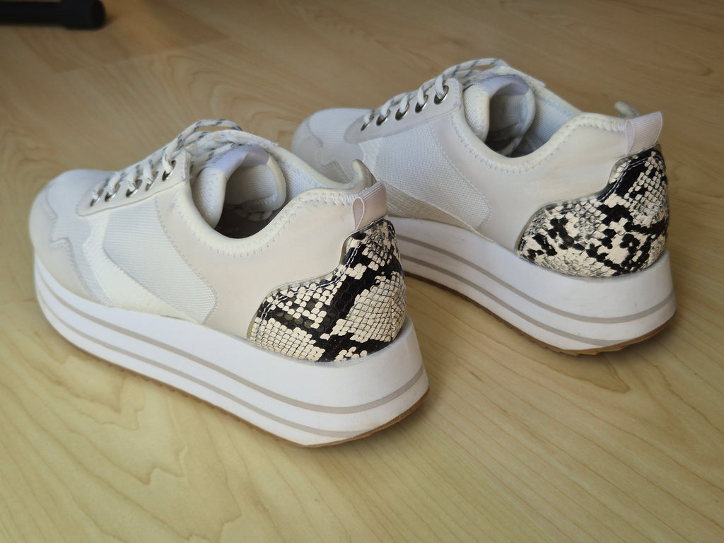 Stradivarius Chunky Sneakers – Weiß, Schlangen-Print, EU 39, Sehr Gut