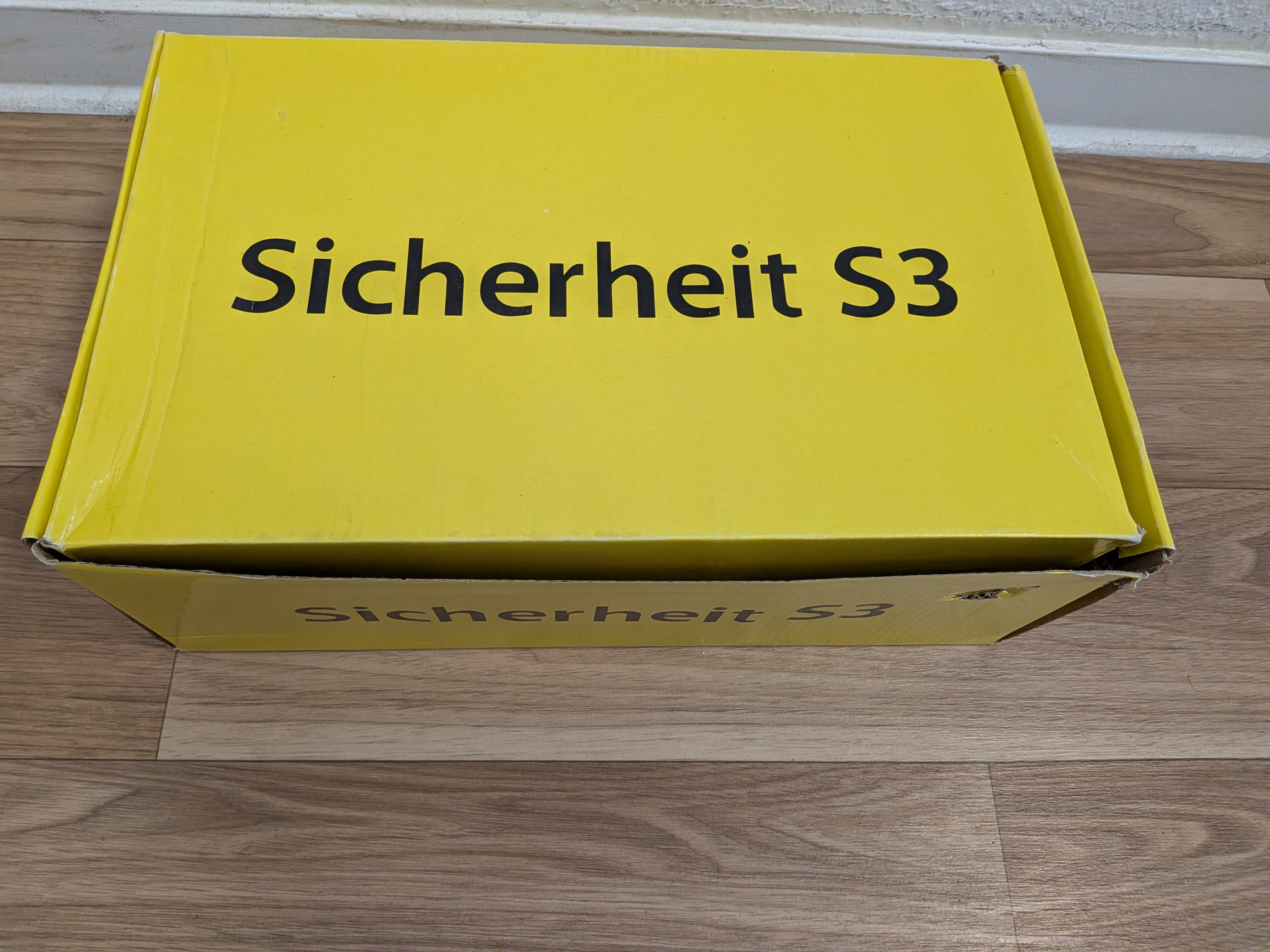 Like New S3 Safety Boots Size 42 Black – Steel Toe & Puncture-Proof Sole