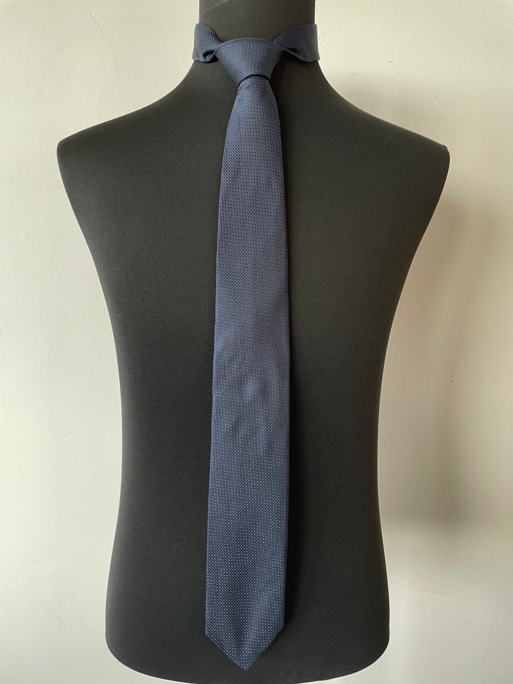 Dolzer Seidenkrawatte, Navy Blau, 158x8 cm, Sehr Guter Zustand