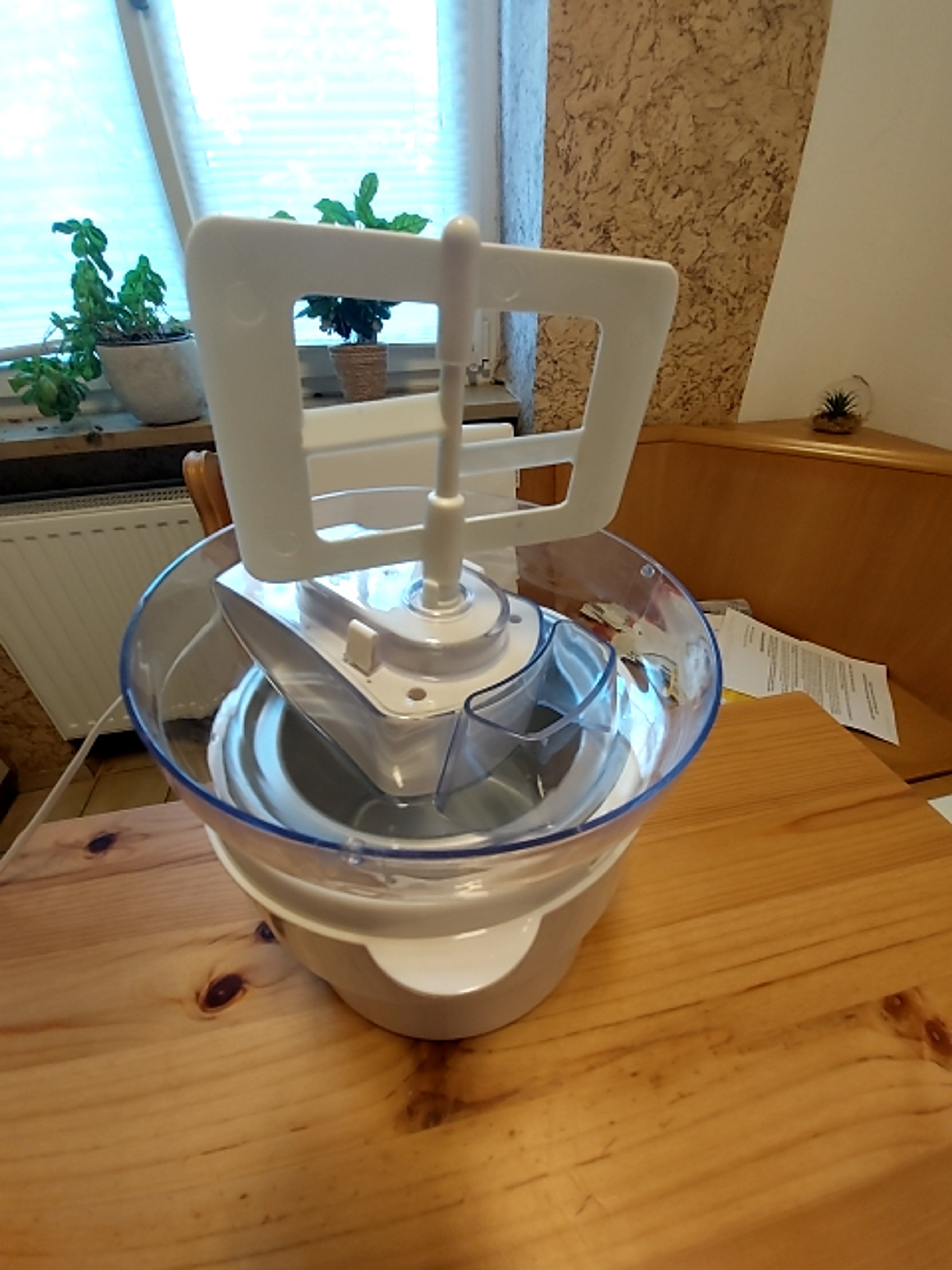 DOMO Eismaschine DO2309I – 1 L, sehr guter Zustand, Weiß, alle Zubehör!