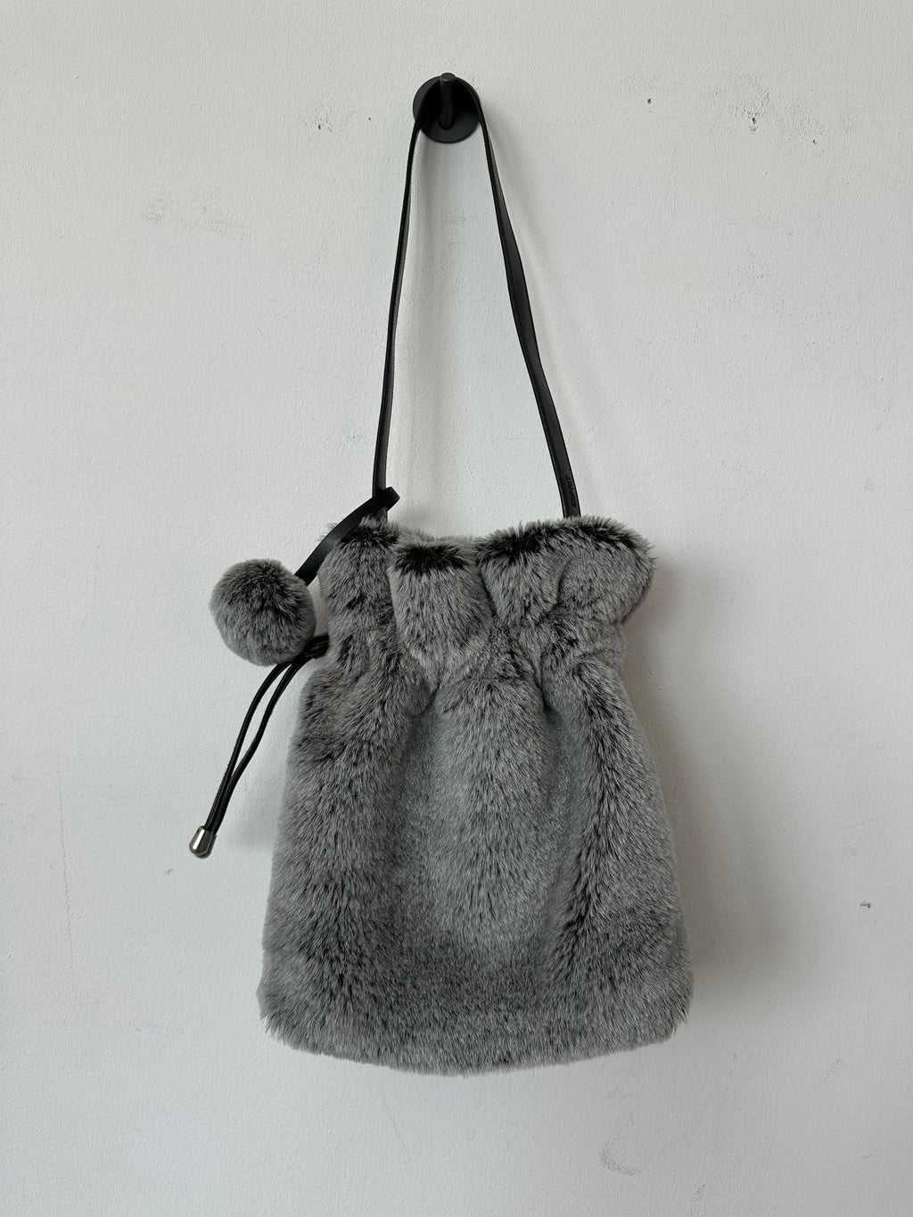 Esprit Faux Fur Tote Bag, Wie Neu, Mittel, Beige, 31x25x28 cm