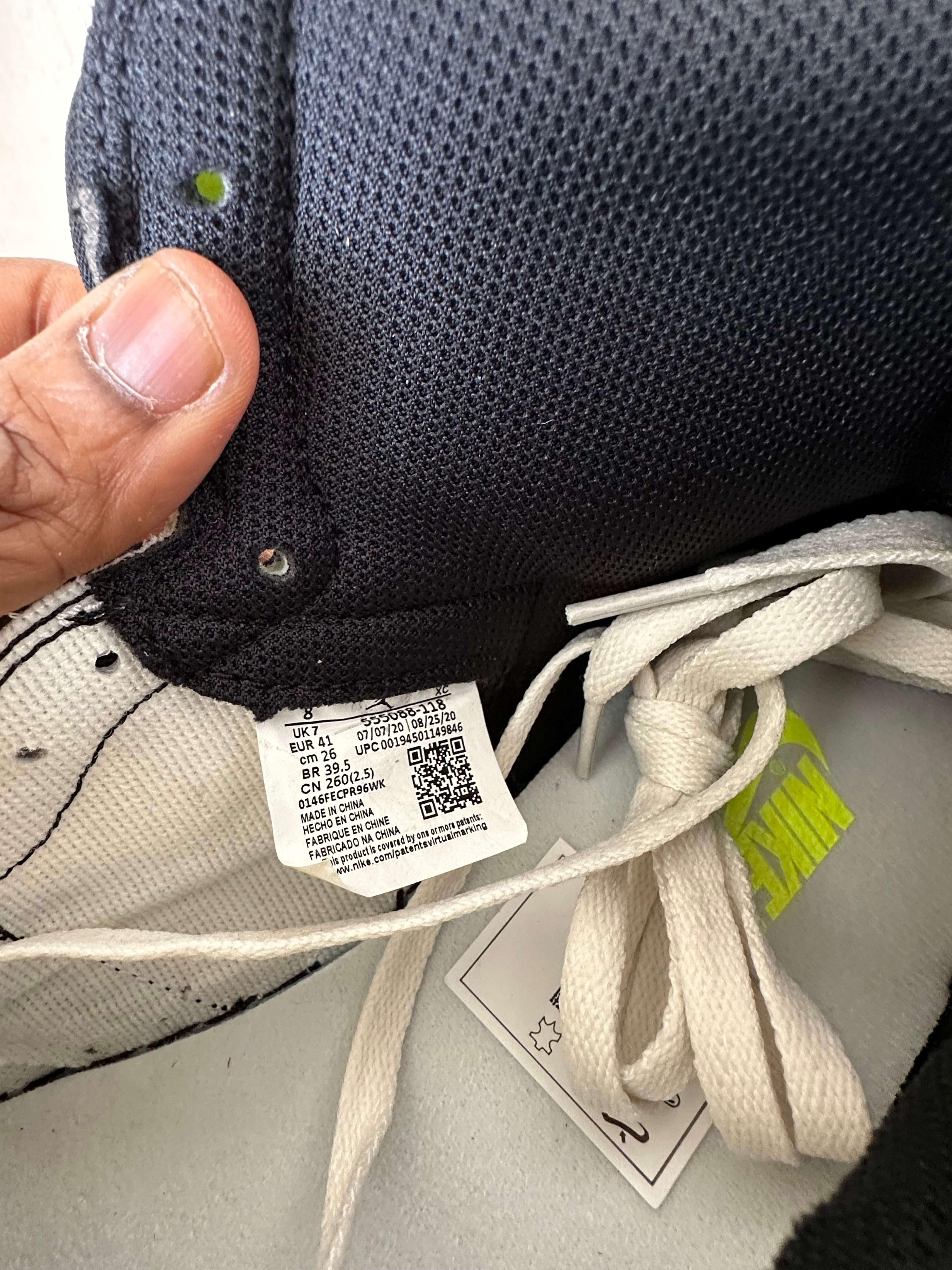 Nike Air Jordan 1 Retro High OG Volt Gold Neu 41 EU