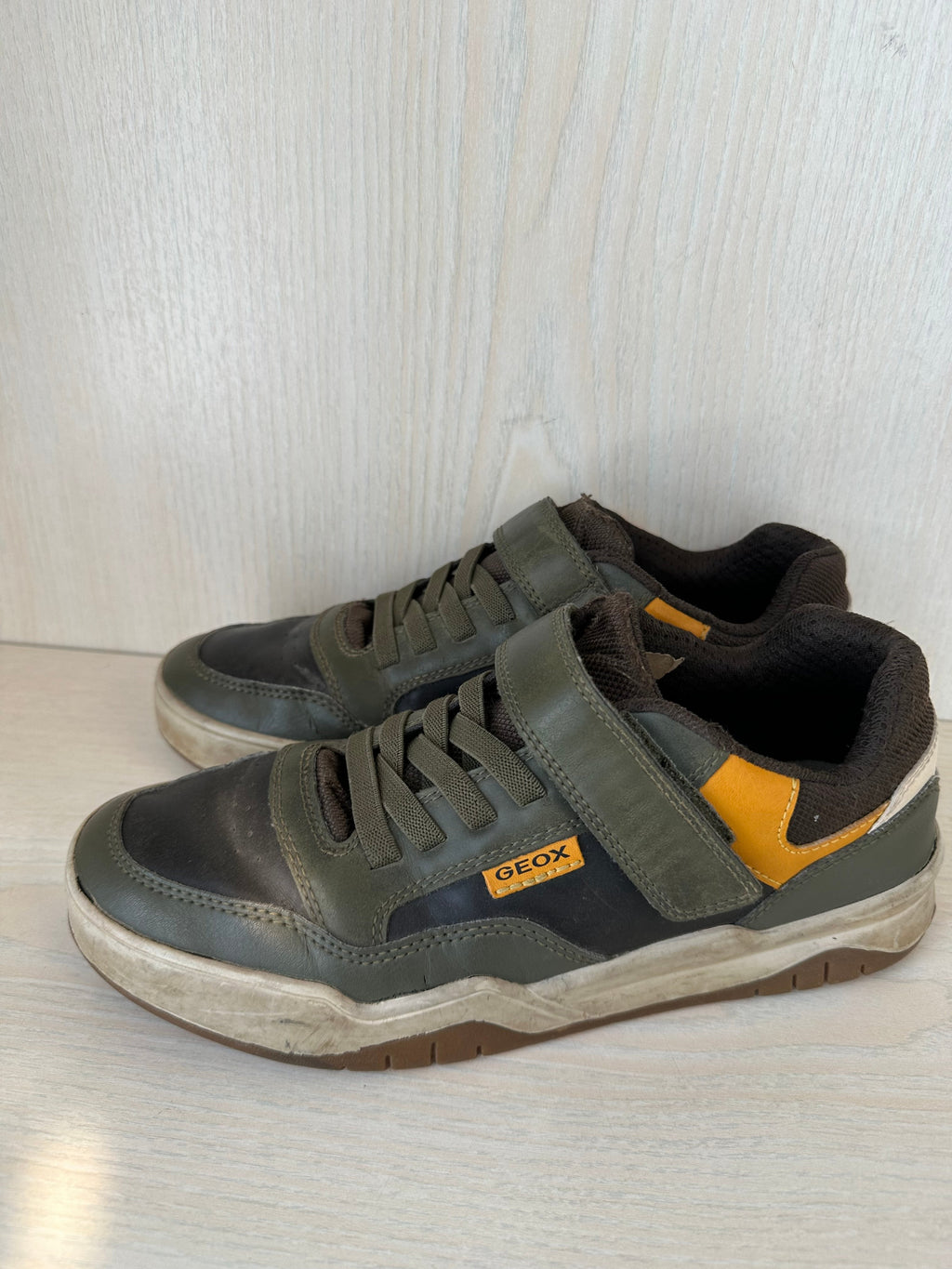 Geox WEEMBLE BOY sneakers EU 38 khaki/orange – poor condition