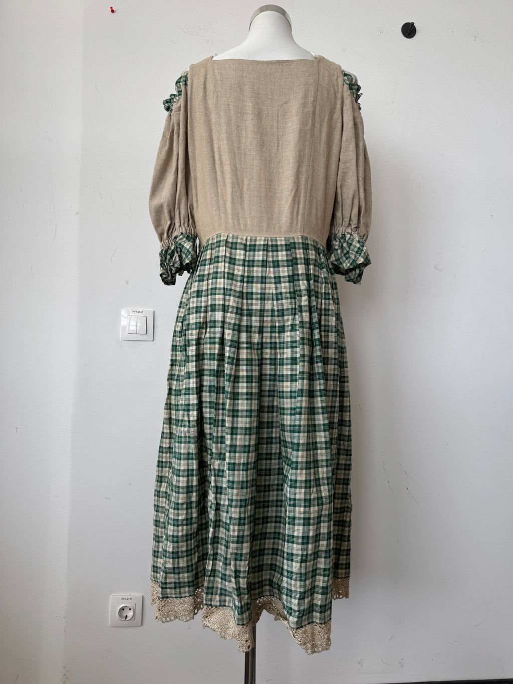 Your Sixth Sense Traditional Dirndl Dress M Beige Green Linen Very Good Condition