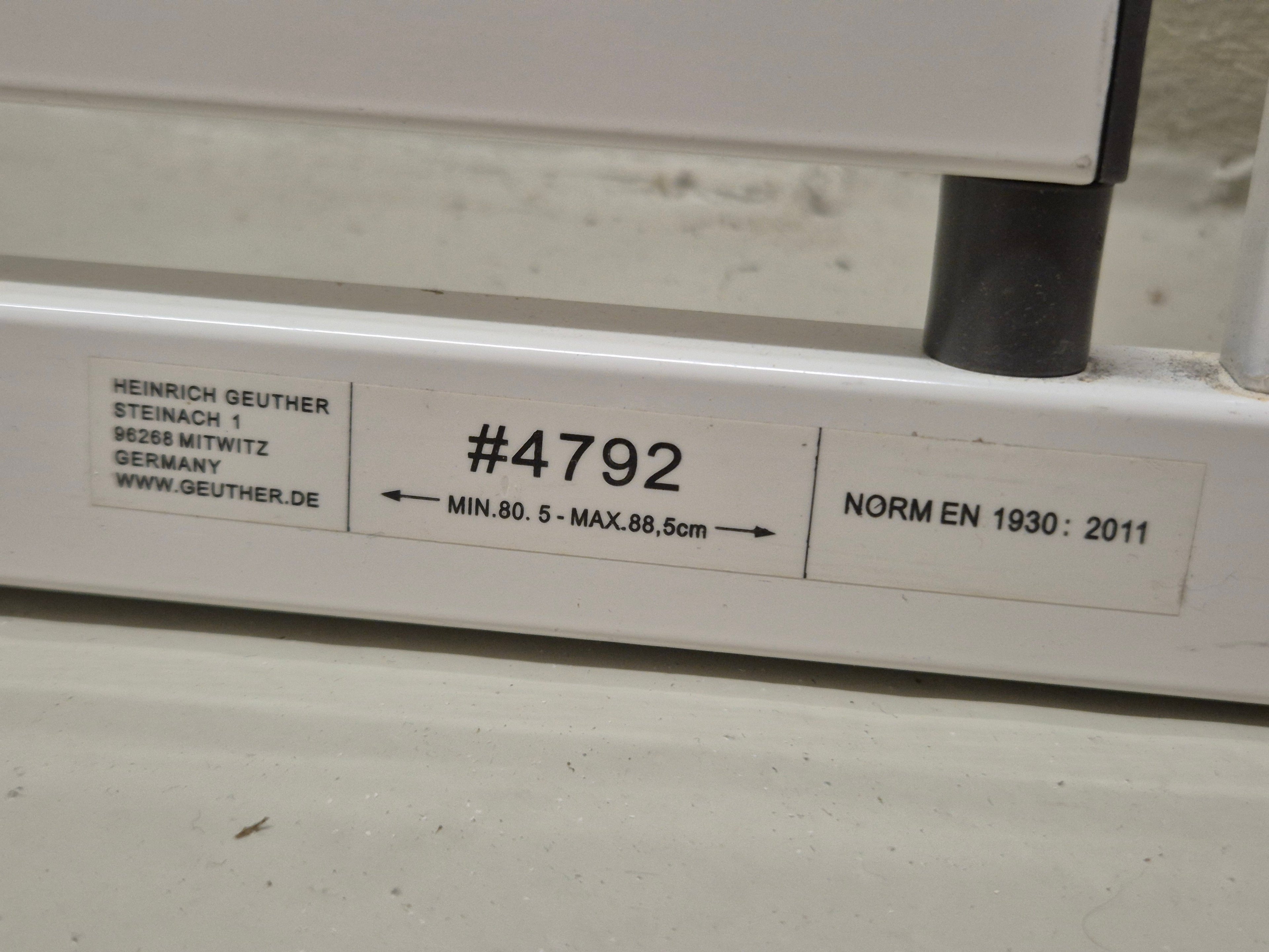 Geuther Easylock Plus 4792 Tür-/Treppenschutzgitter 80,5-86cm Weiß, guter Zustand