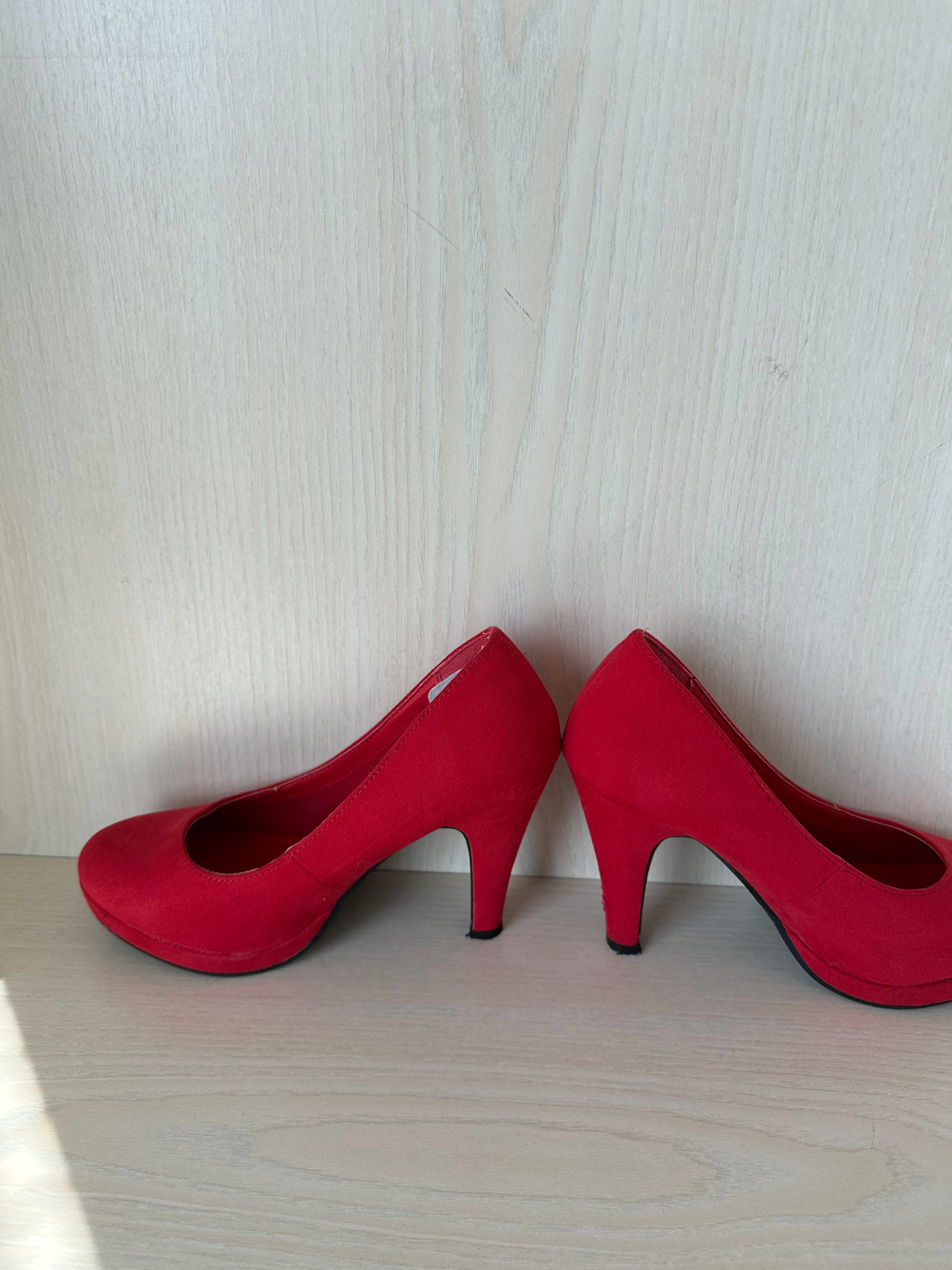 Gil Peterson Red Leather Stiletto, Size 36 EU, Very Good Condition