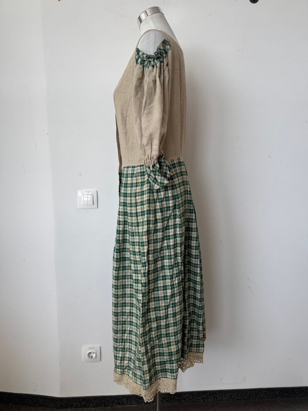 Your Sixth Sense Traditional Dirndl Dress M Beige Green Linen Very Good Condition