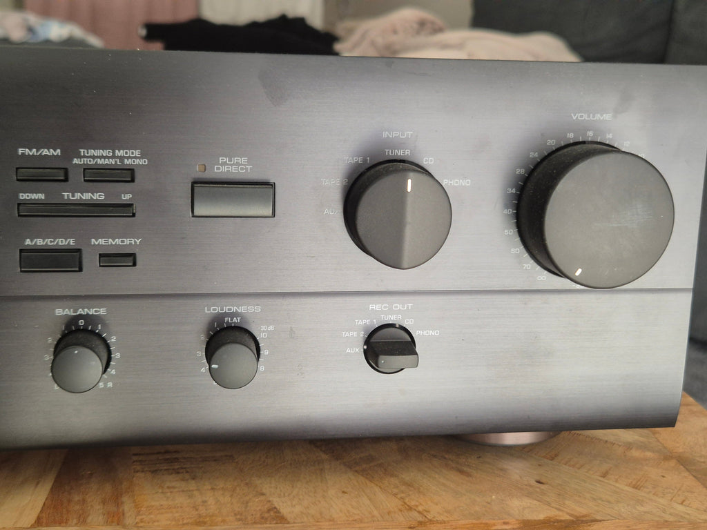 Yamaha RX-570 Stereo Receiver, Black, Very Good Condition