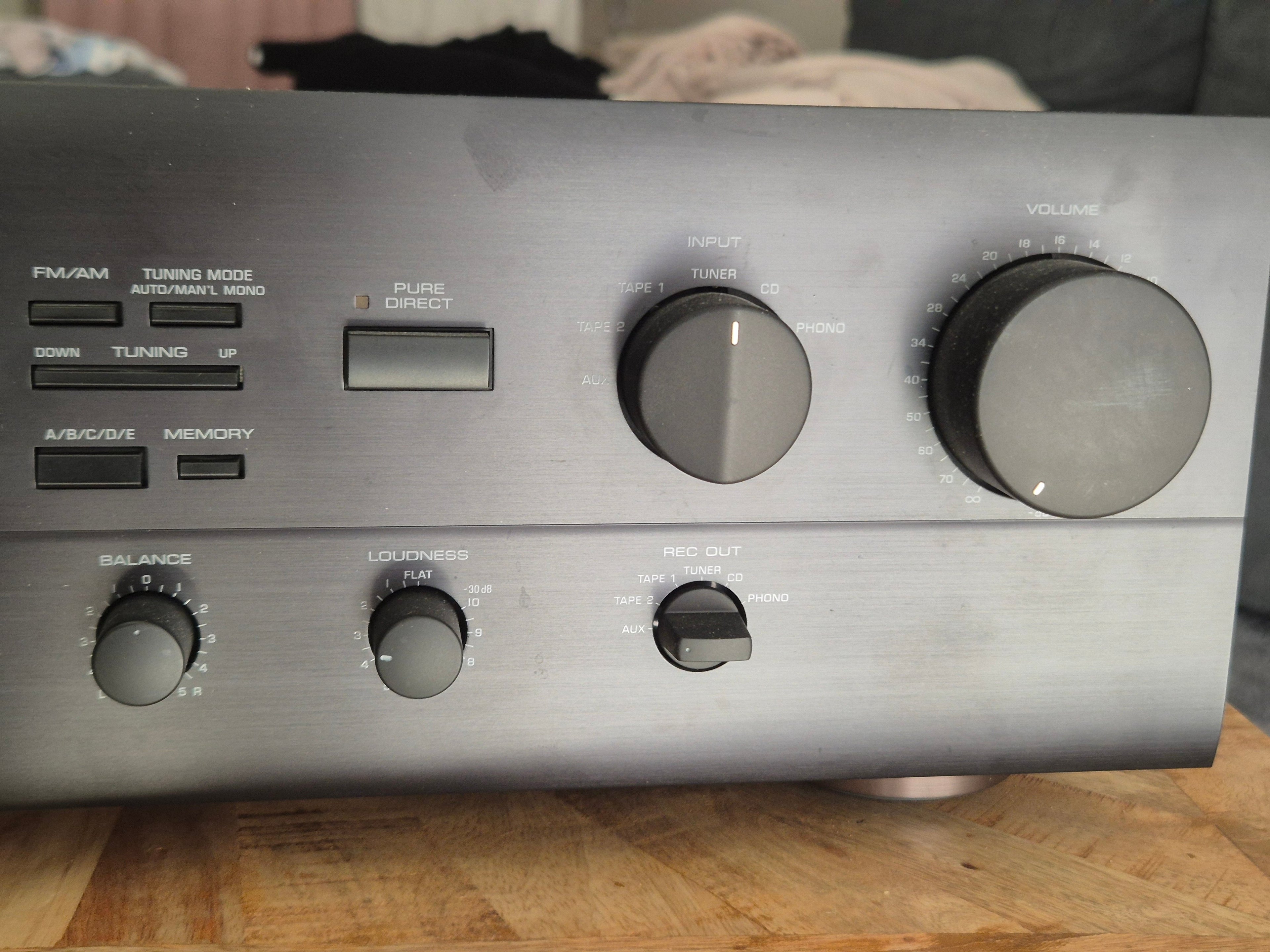 Yamaha RX-570 Stereo Receiver, Black, Very Good Condition