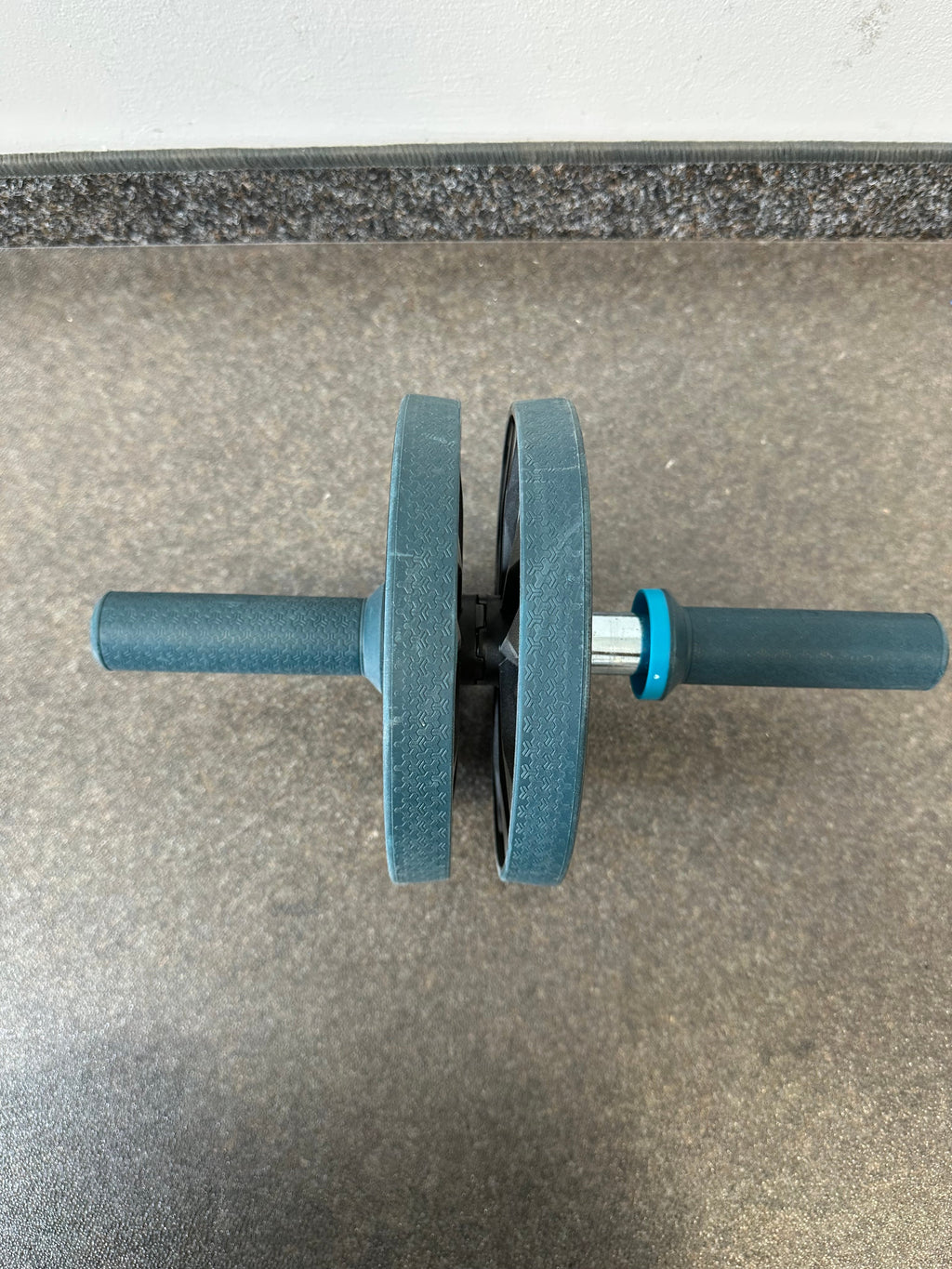 Decathlon Abs Wheel – Dual Wheel, Schaumstoffgriffe, Schwarz/Blau, Sehr gut