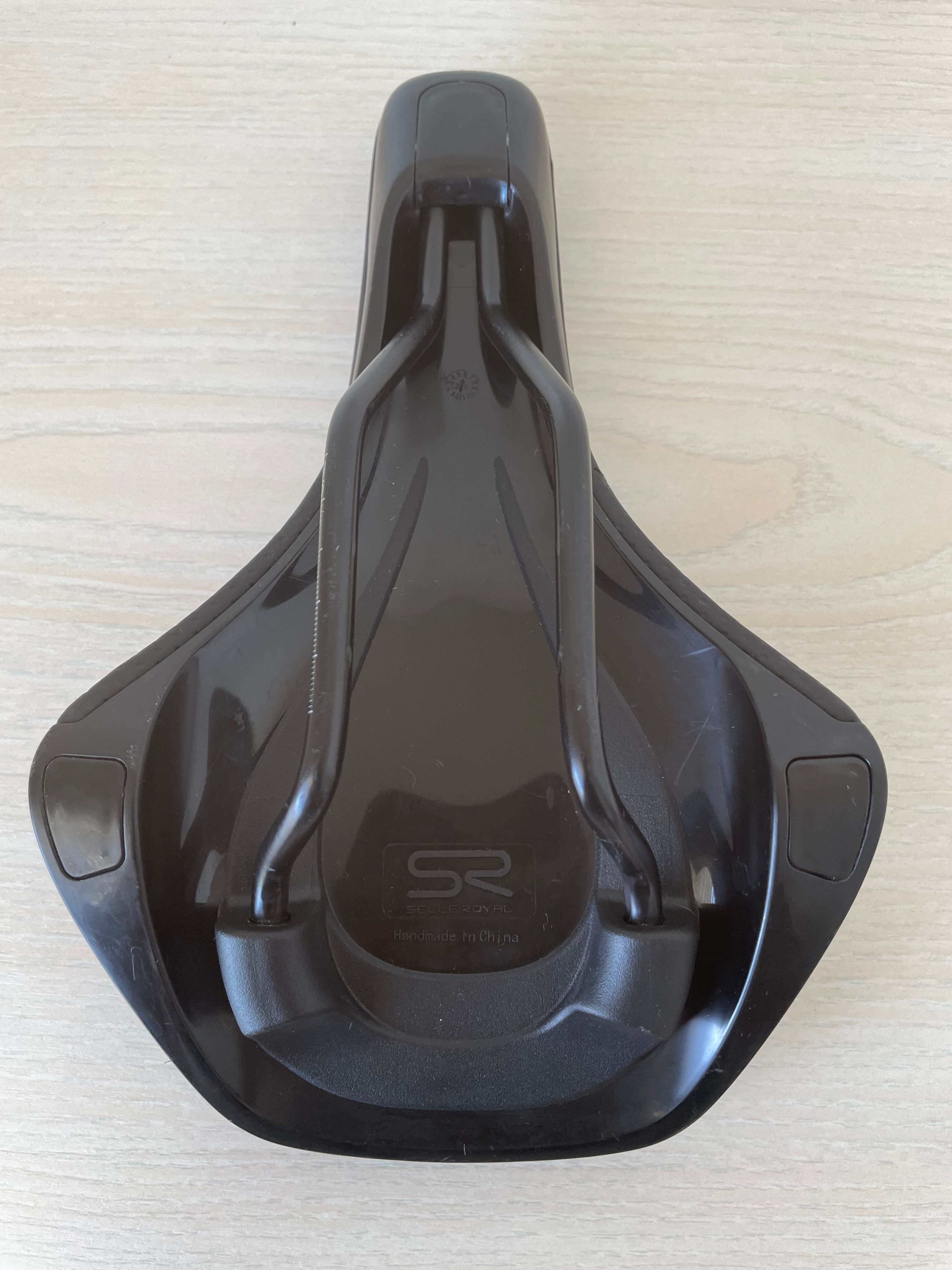 Selle Royal Fahrradsattel Vivo Moderate, 25x16 cm, gut, 2 Risse links