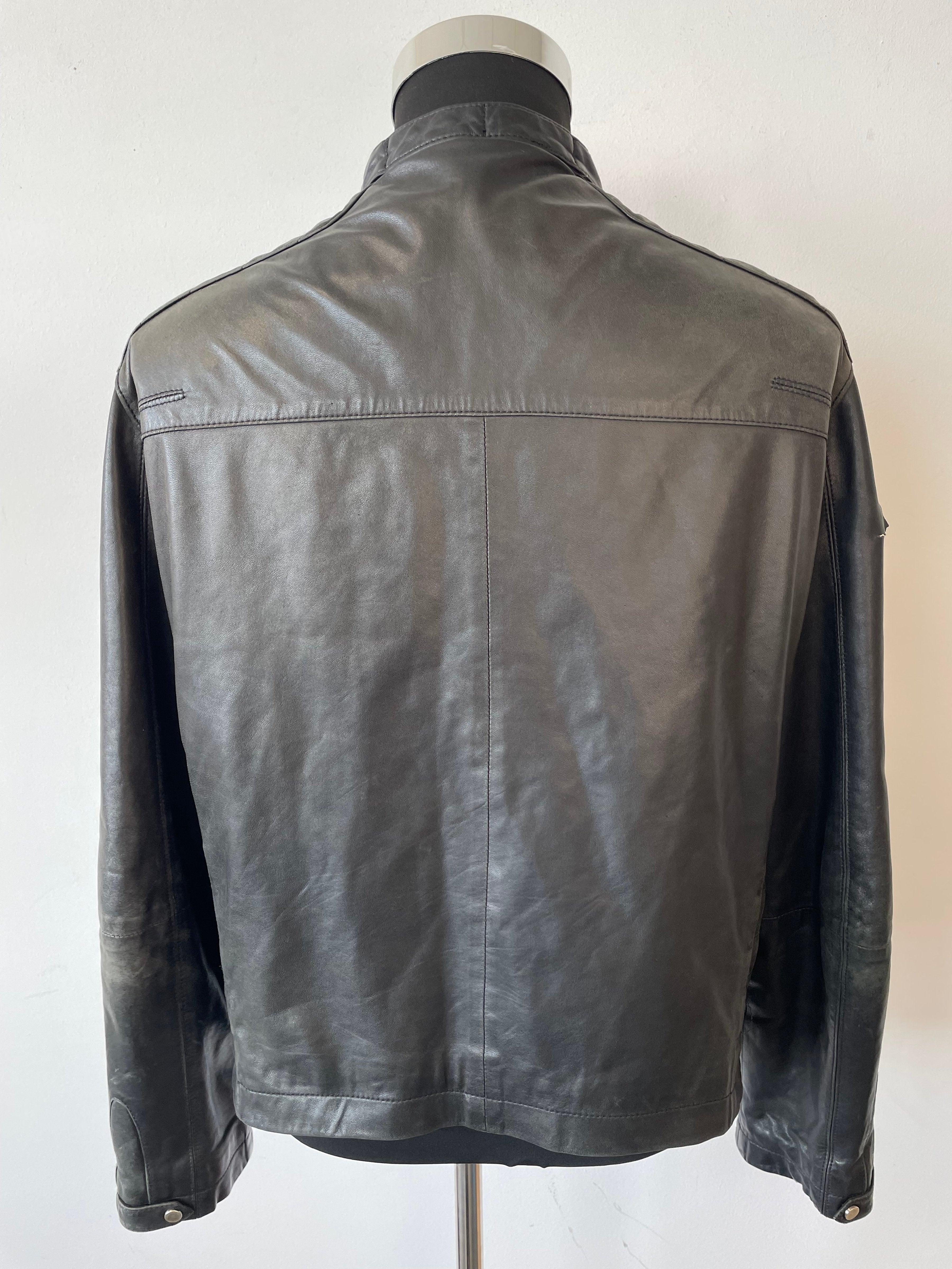 Unbekannte Leder Bikerjacke Schwarz M, Zustand: Stark gebraucht