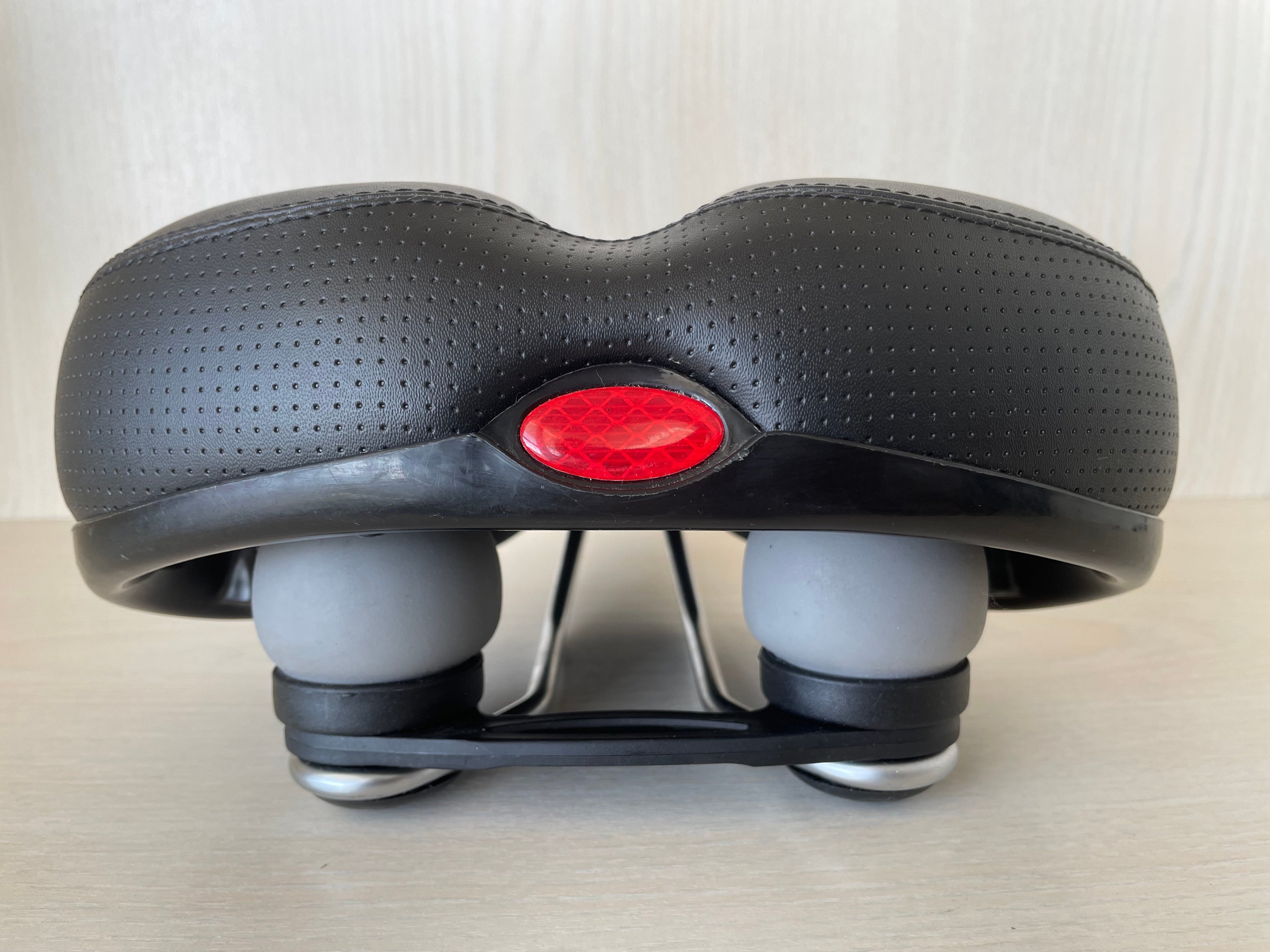Velo Plush Comfort Bike Seat, Very Good, 27x24cm, Slight Stains
