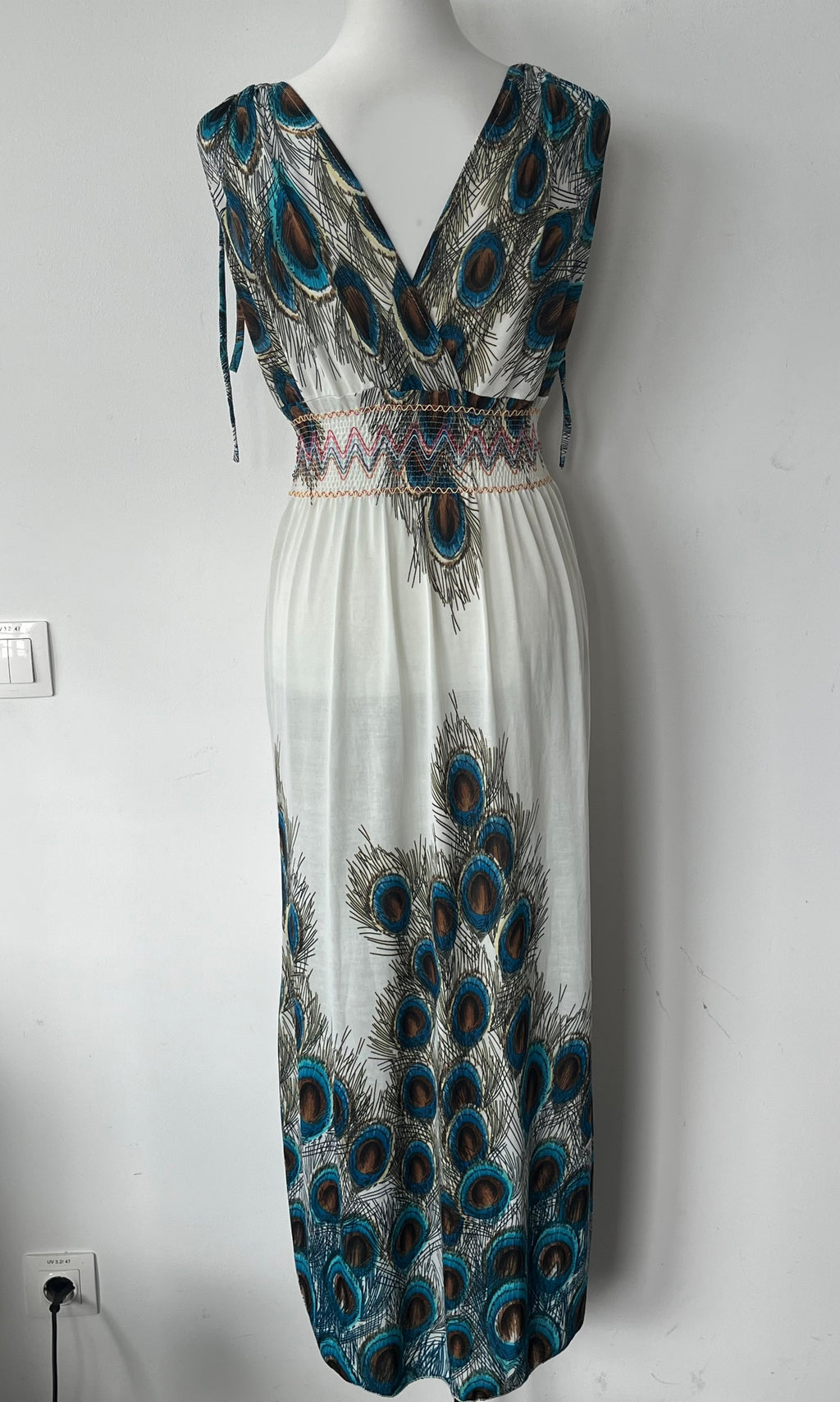 Seductive Streetwear Peacock Maxi Dress, Medium, White, Normal Use