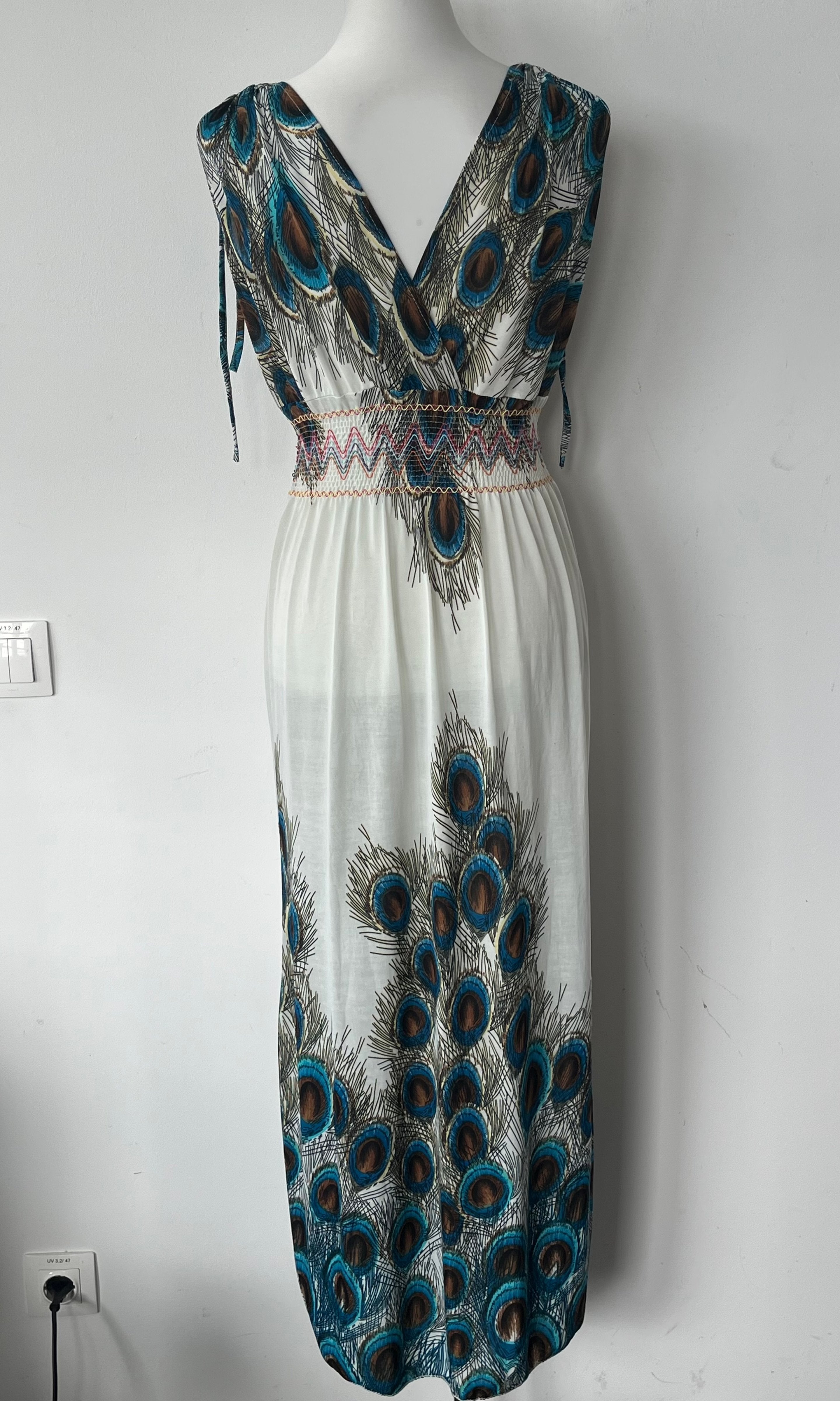 Seductive Streetwear Peacock Maxi Dress, Medium, White, Normal Use