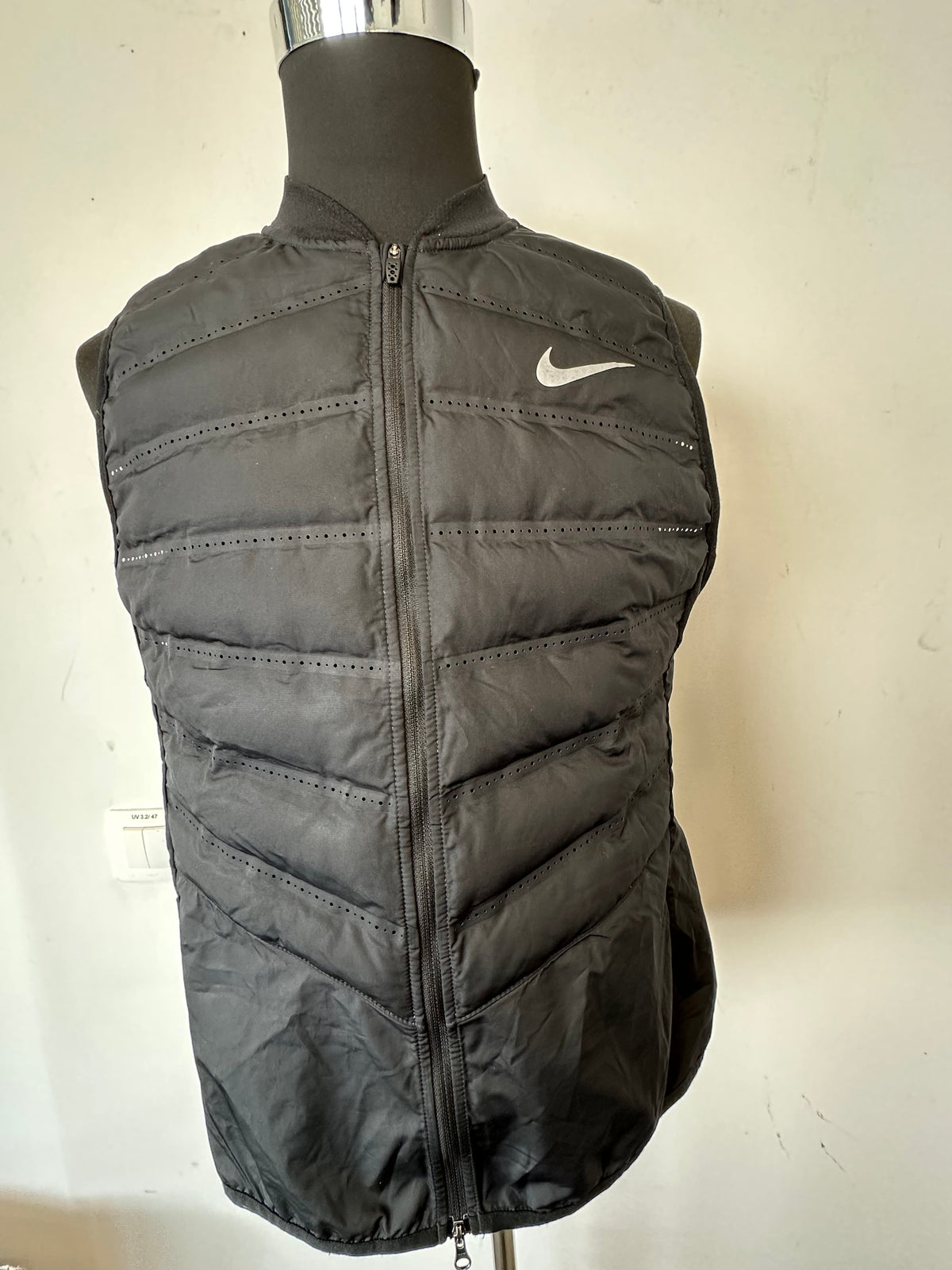 Nike AeroLoft 800 Weste Schwarz Medium Sehr Gut