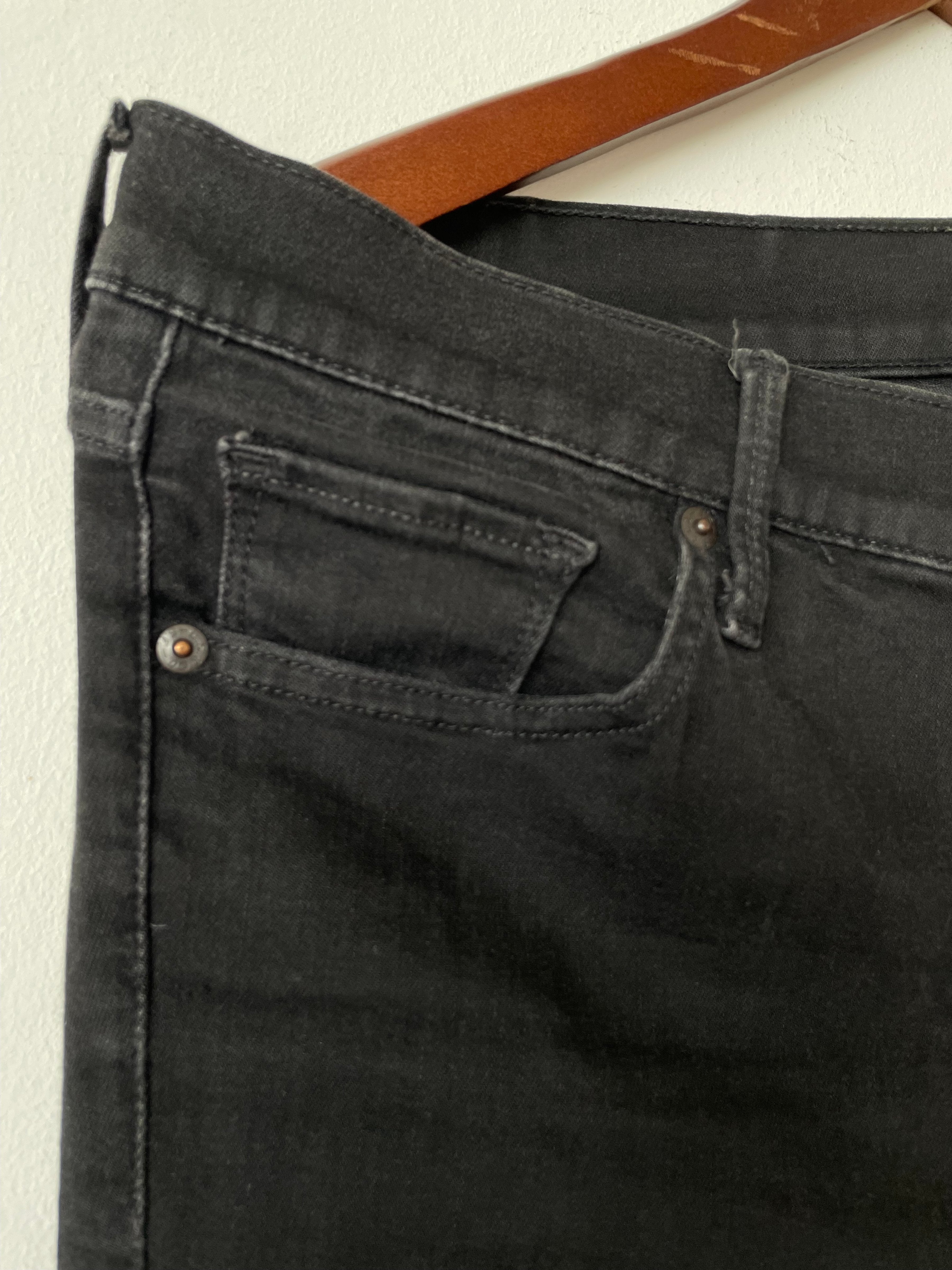 Levi’s Stretch Jeans Schwarz, 5-Pocket, 97% Baumwolle, Guter Zustand