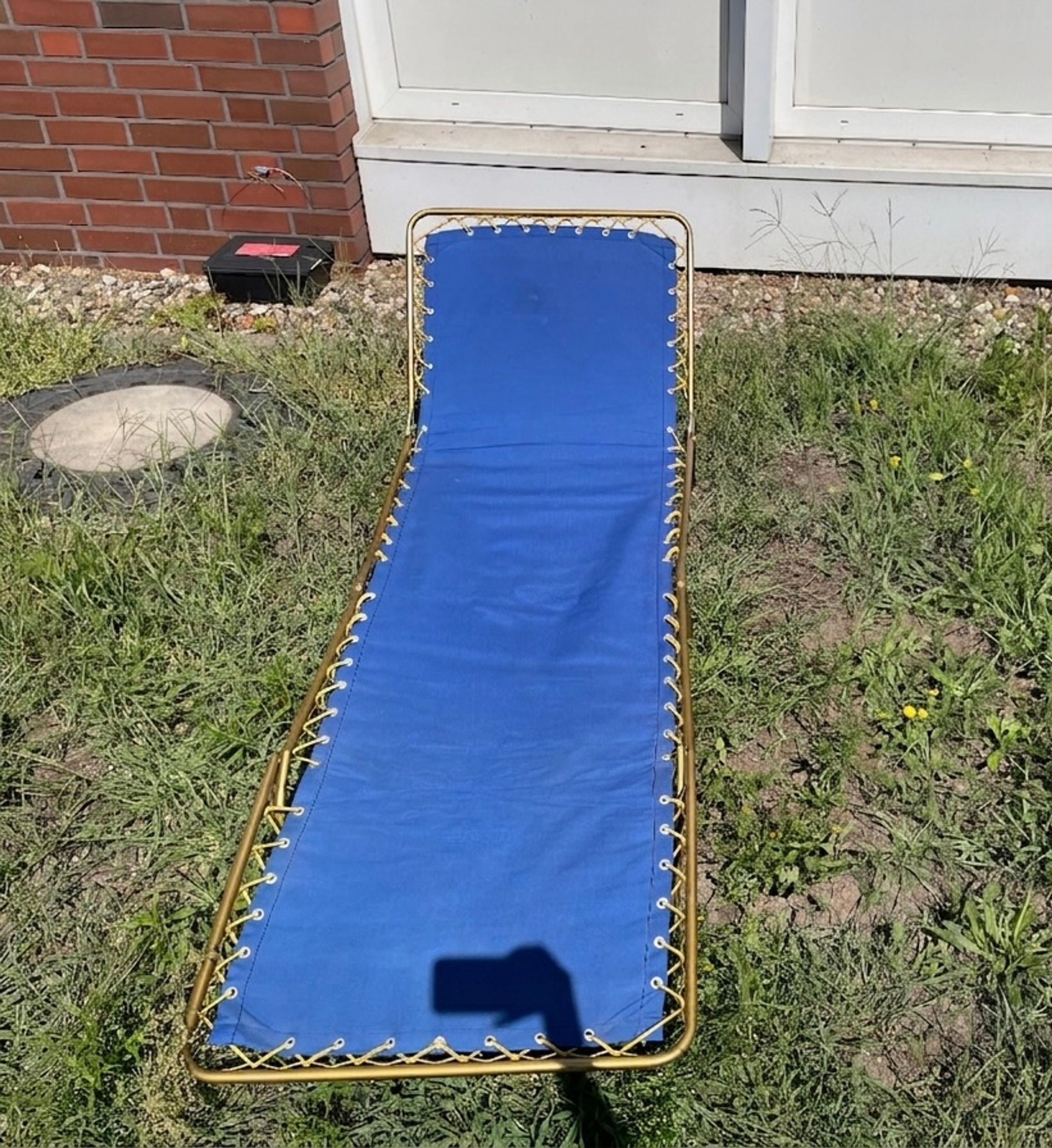 Vintage Lafuma Liegestuhl, Blau/Gold, Sehr Gut, 194x63 cm, 2 Stück verfügbar