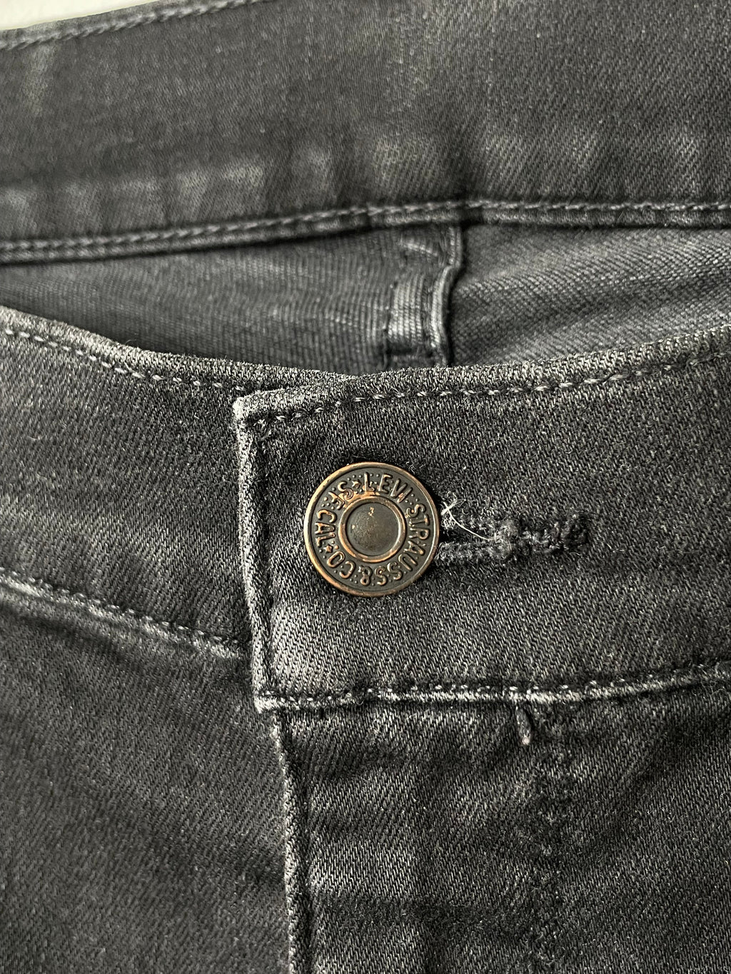 Levi’s Stretch Jeans Schwarz, 5-Pocket, 97% Baumwolle, Guter Zustand