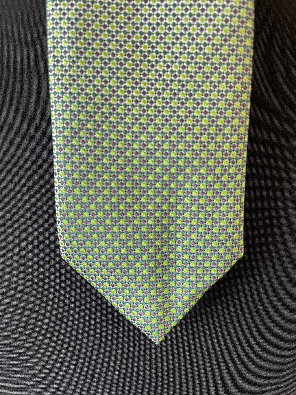 Peter Dahl Men's Green Silk Tie - Very Good Condition
