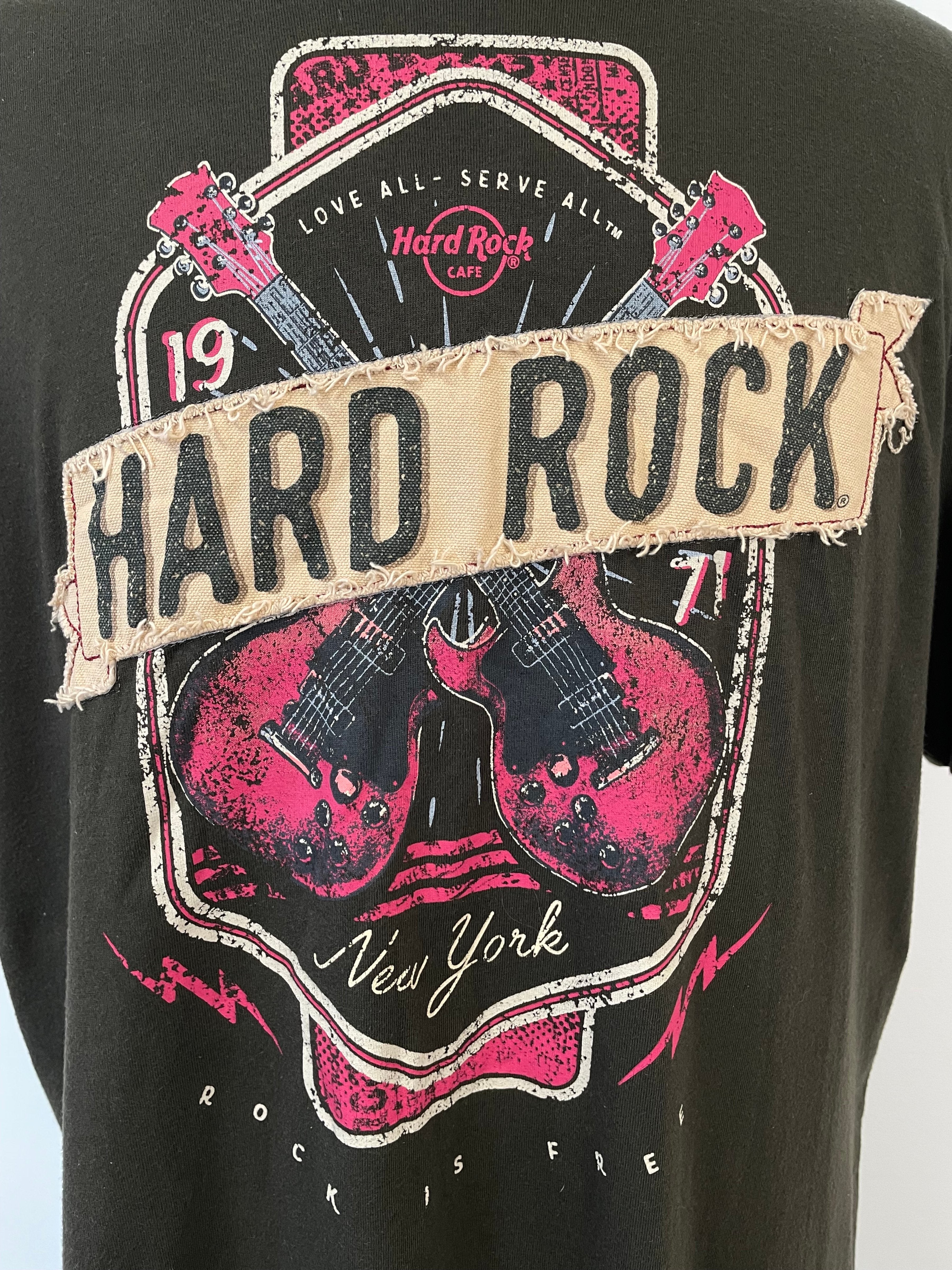 Hard Rock Cafe New York T-Shirt – Black, Size L, Good Condition