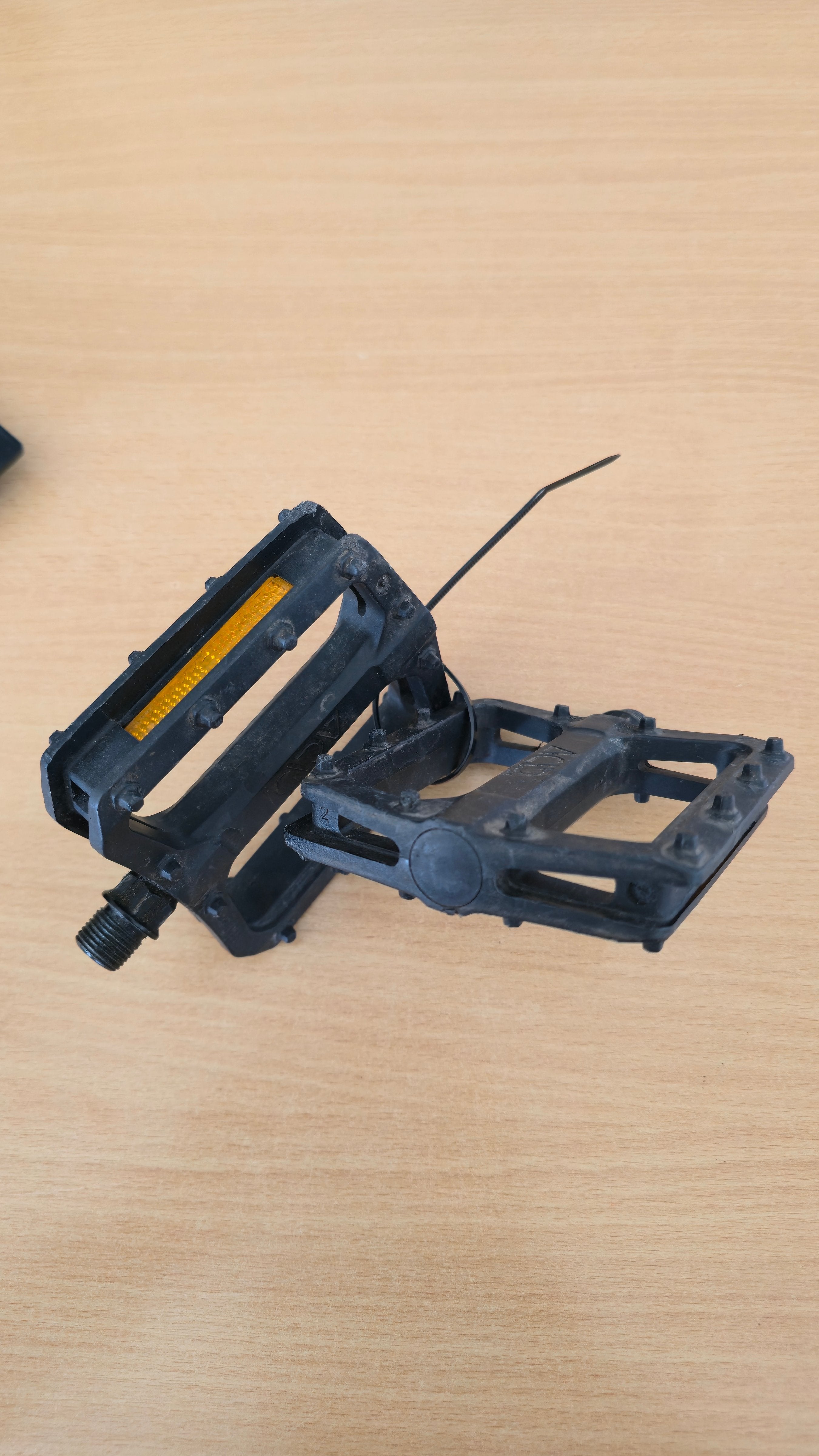 NC-17 Sudpin STD Zero Plattformpedale mit Reflektoren – schwarz, gebraucht