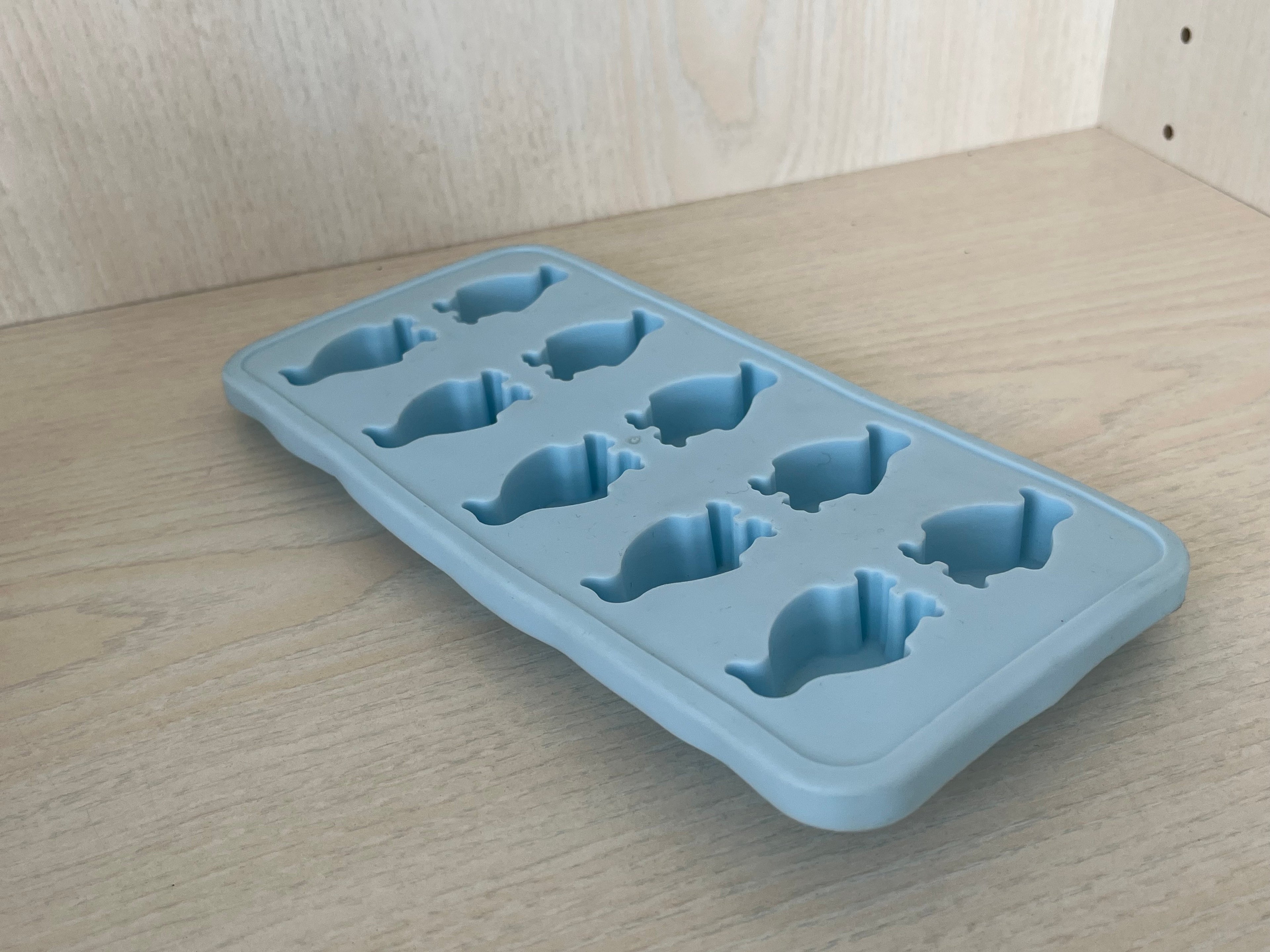 Penguin Silicone Mold, 10 Cavities, Light Blue, Good Condition