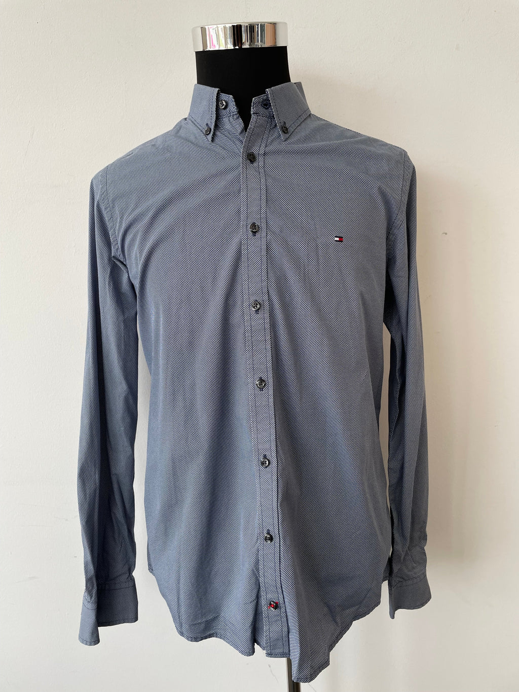 Tommy Hilfiger Men's Slim Fit Blue Shirt, Size M, Very Good Condition